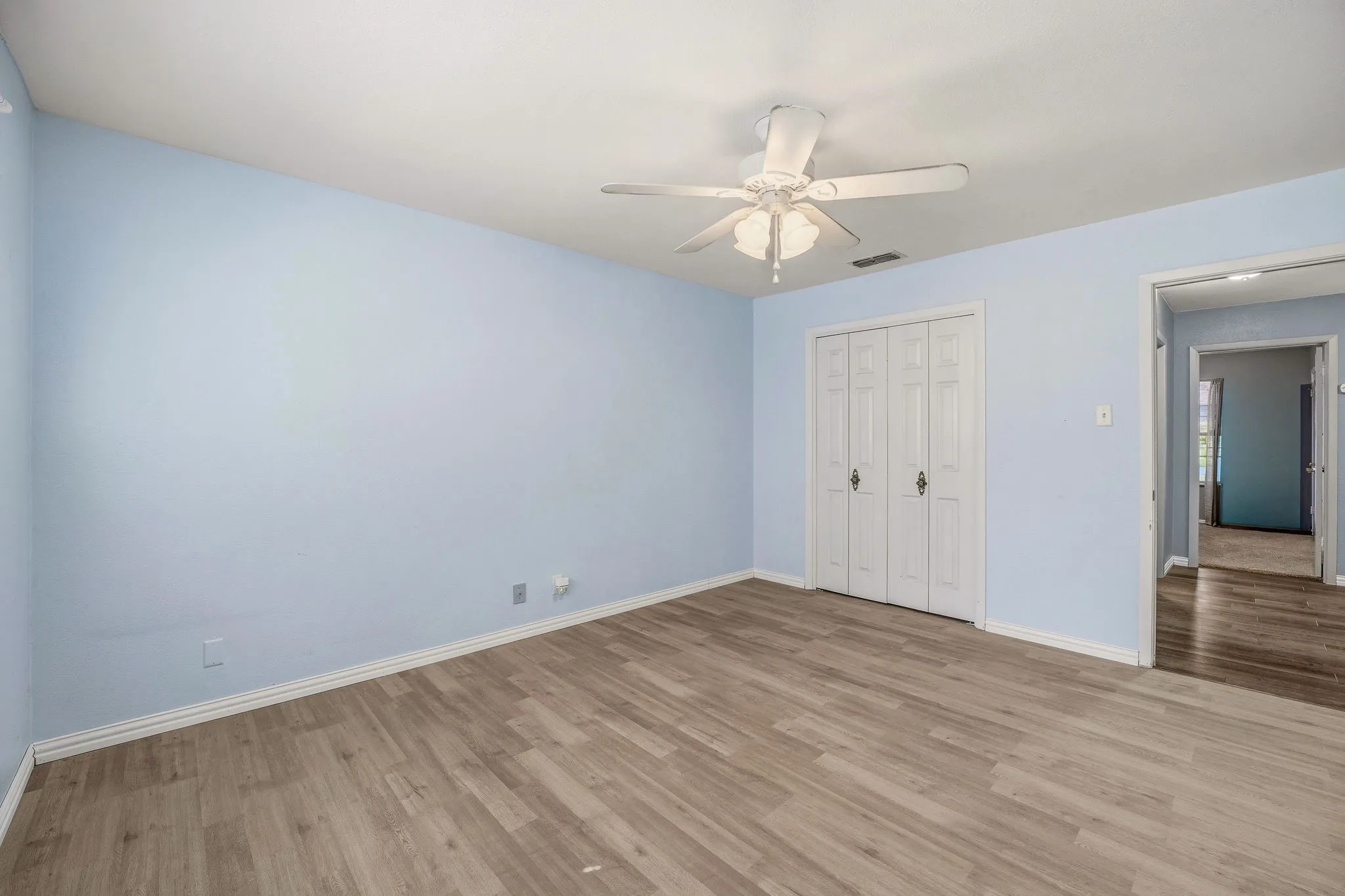 Single Family Residence For Sale in Erath County , 1335 N Lydia Street, Stephenville, Texas 76401, 3 Bedroom, 2 Bathroom, 1 Garage spaces, 2,020 Sqft, built in 1974, mls#21292472, Real Estate Agent in Stephenville, Homes For Sale in Erath county, Homes For Sale in Stephenville, Realtor in Stephenville Texas, Real Estate Brokerage Independent Realty Texas, Luminita Cordes Realtor