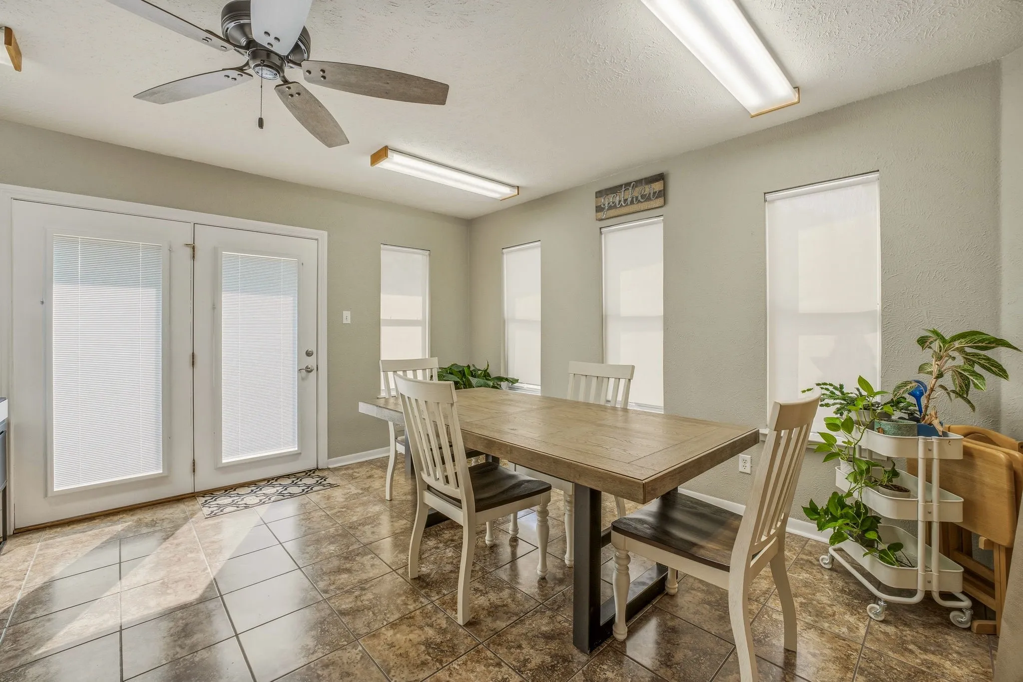 Single Family Residence For Sale in Erath County , 1335 N Lydia Street, Stephenville, Texas 76401, 3 Bedroom, 2 Bathroom, 1 Garage spaces, 2,020 Sqft, built in 1974, mls#21292472, Real Estate Agent in Stephenville, Homes For Sale in Erath county, Homes For Sale in Stephenville, Realtor in Stephenville Texas, Real Estate Brokerage Independent Realty Texas, Luminita Cordes Realtor