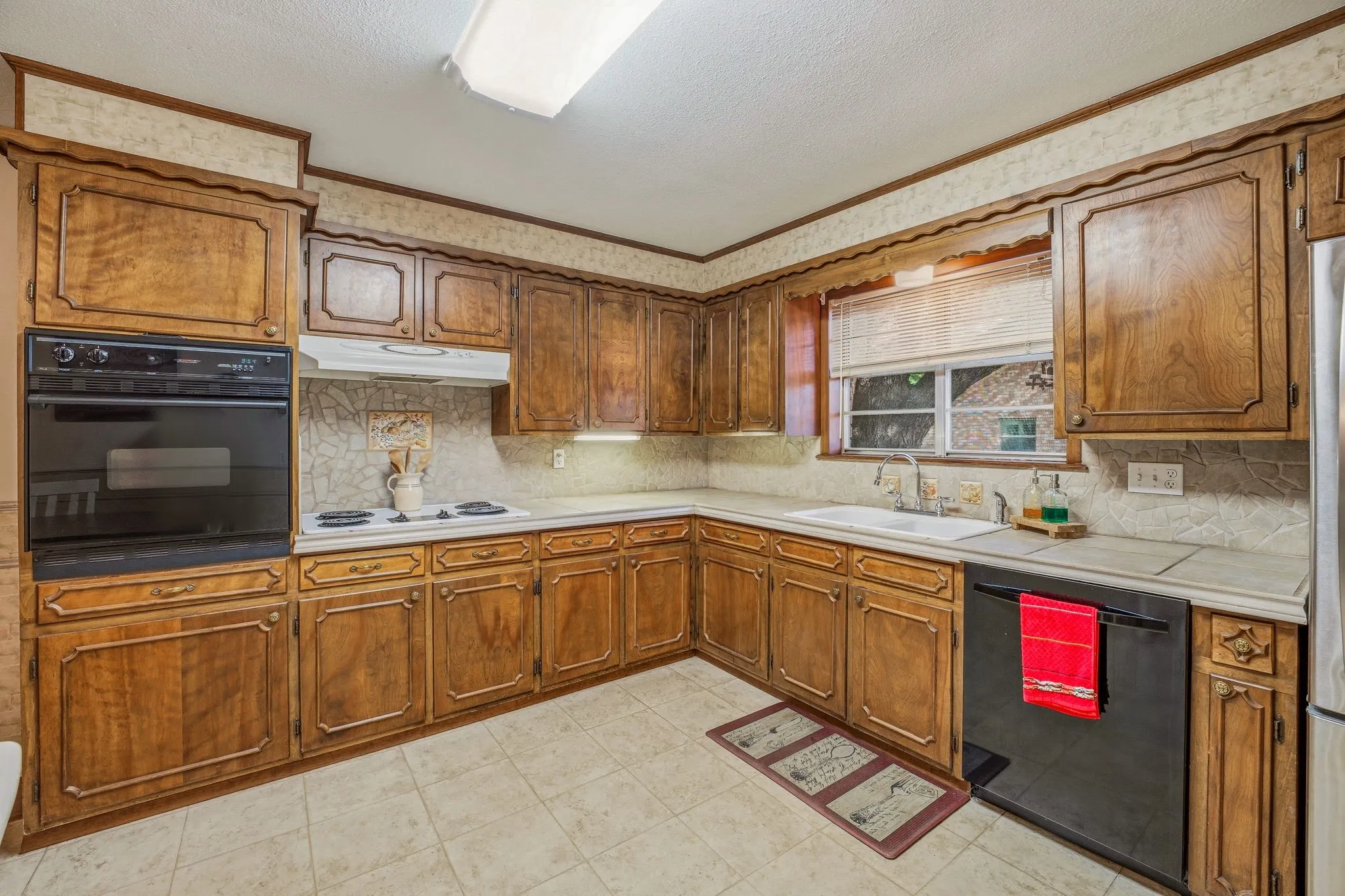 Single Family Residence For Sale in Erath County , 1335 N Lydia Street, Stephenville, Texas 76401, 3 Bedroom, 2 Bathroom, 1 Garage spaces, 2,020 Sqft, built in 1974, mls#21292472, Real Estate Agent in Stephenville, Homes For Sale in Erath county, Homes For Sale in Stephenville, Realtor in Stephenville Texas, Real Estate Brokerage Independent Realty Texas, Luminita Cordes Realtor