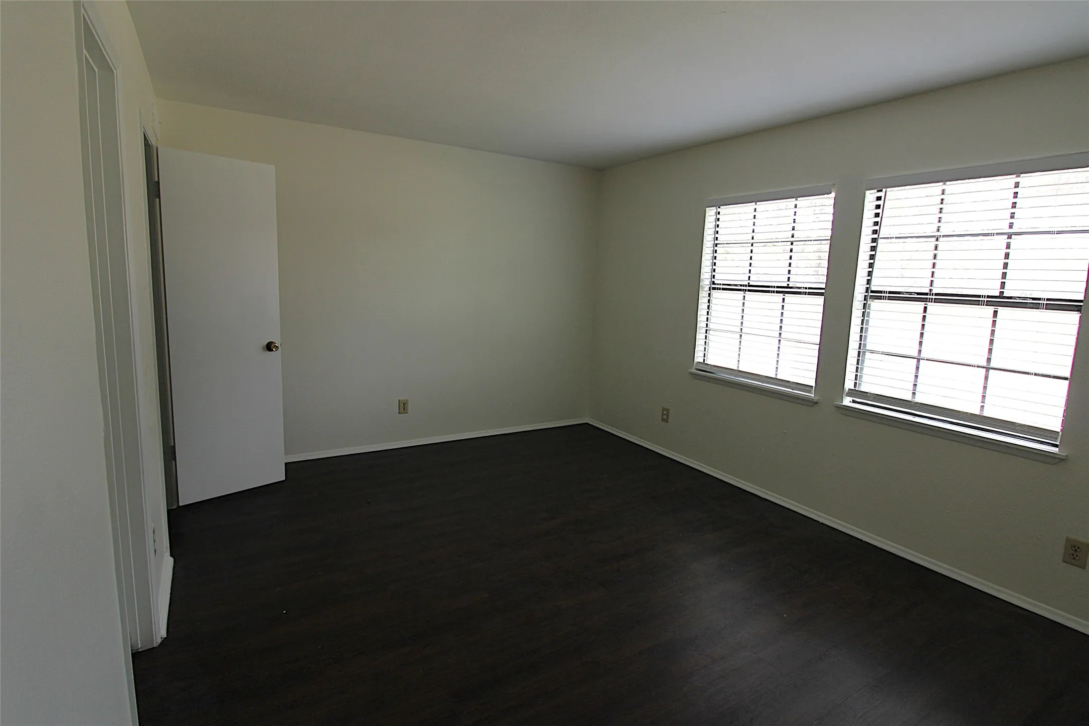 Duplex For Rent in Dallas County , 407 Pogue Street, Cedar Hill, Texas 75104, 2 Bedroom, 2 Bathroom, Garage spaces, 1,152 Sqft, built in 1982, mls#21329813, Real Estate Agent in Cedar Hill, Homes For Rent in Dallas county, Homes For Rent in Cedar Hill, Realtor in Cedar Hill Texas, Real Estate Brokerage Independent Realty Texas, Luminita Cordes Realtor