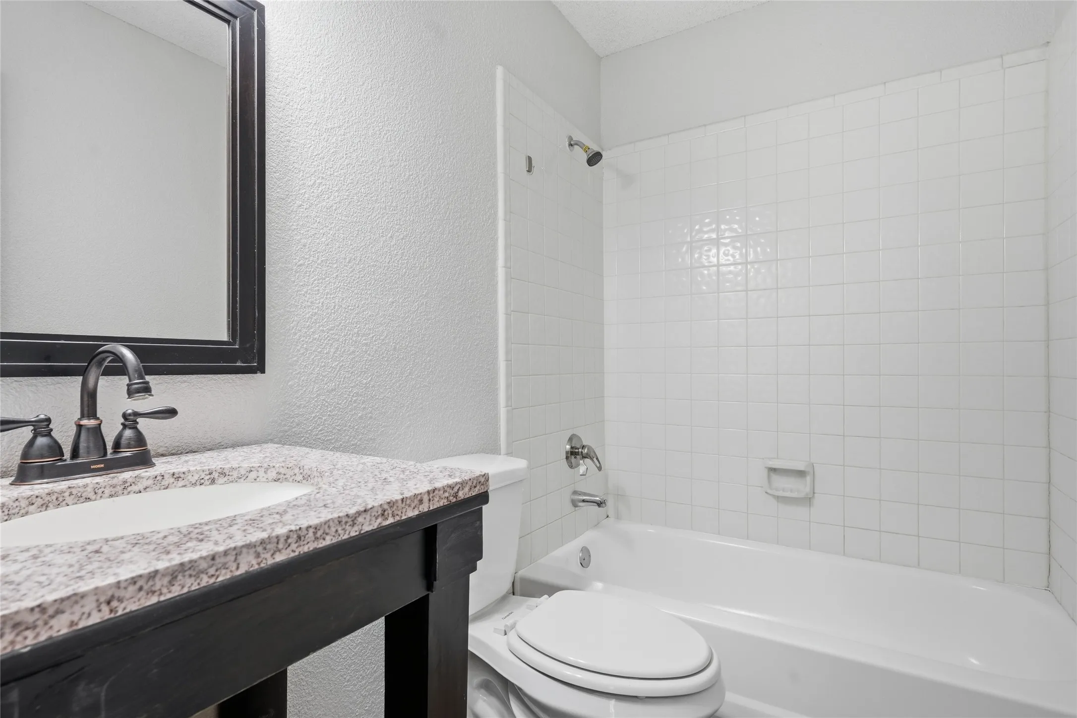 Single Family Residence For Sale in Dallas County , 1510 Cross Courts Drive, Garland, Texas 75040, 3 Bedroom, 2 Bathroom, 2 Garage spaces, 1,407 Sqft, built in 1993, mls#21309250, Real Estate Agent in Garland, Homes For Sale in Dallas county, Homes For Sale in Garland, Realtor in Garland Texas, Real Estate Brokerage Independent Realty Texas, Luminita Cordes Realtor