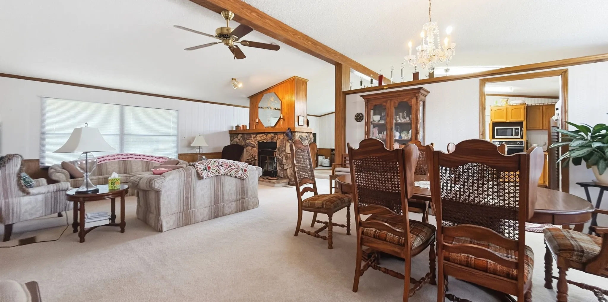 Farm For Sale in Hamilton County , 2875 County Road 610, Hamilton, Texas 76531, 3 Bedroom, 2 Bathroom, Garage spaces, 1,940 Sqft, built in 1960, mls#21329780, Real Estate Agent in Hamilton, Homes For Sale in Hamilton county, Homes For Sale in Hamilton, Realtor in Hamilton Texas, Real Estate Brokerage Independent Realty Texas, Luminita Cordes Realtor
