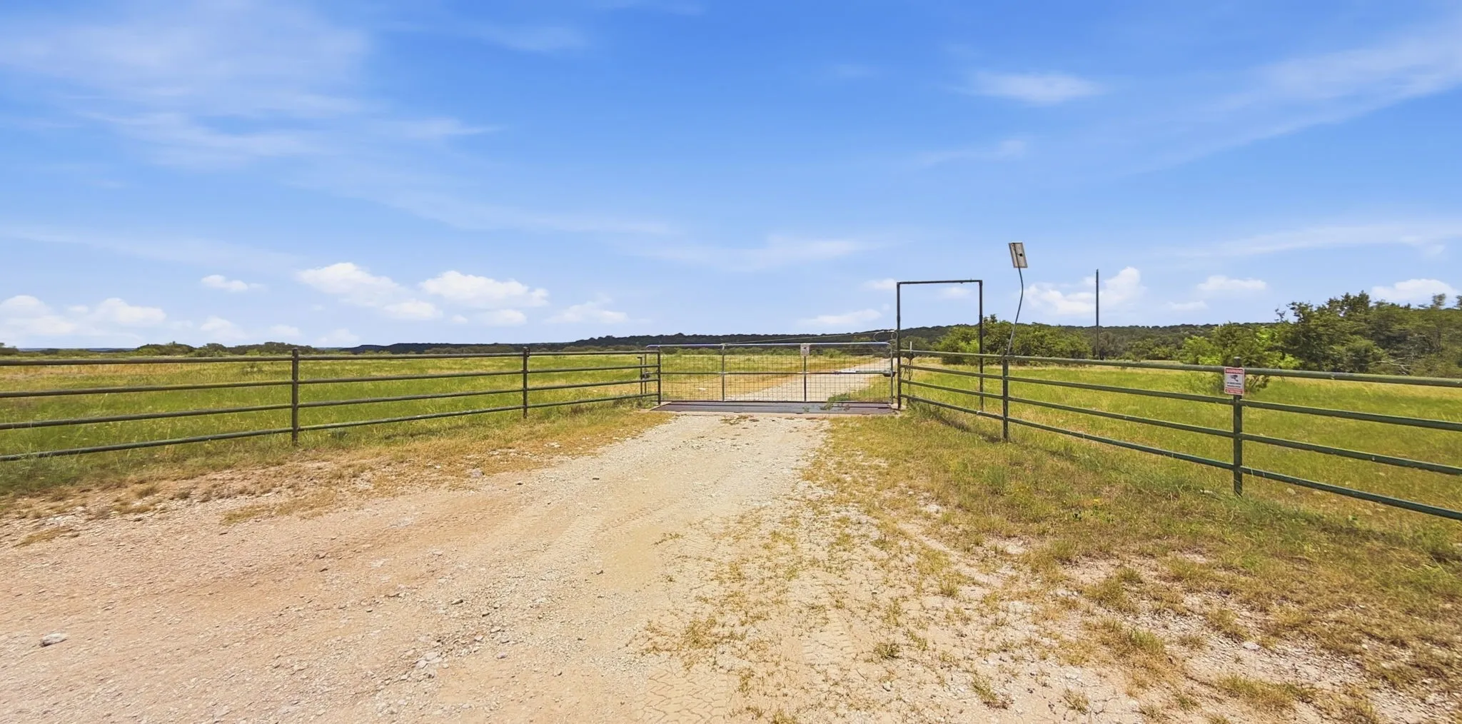 Farm For Sale in Hamilton County , 2875 County Road 610, Hamilton, Texas 76531, 3 Bedroom, 2 Bathroom, Garage spaces, 1,940 Sqft, built in 1960, mls#21329780, Real Estate Agent in Hamilton, Homes For Sale in Hamilton county, Homes For Sale in Hamilton, Realtor in Hamilton Texas, Real Estate Brokerage Independent Realty Texas, Luminita Cordes Realtor