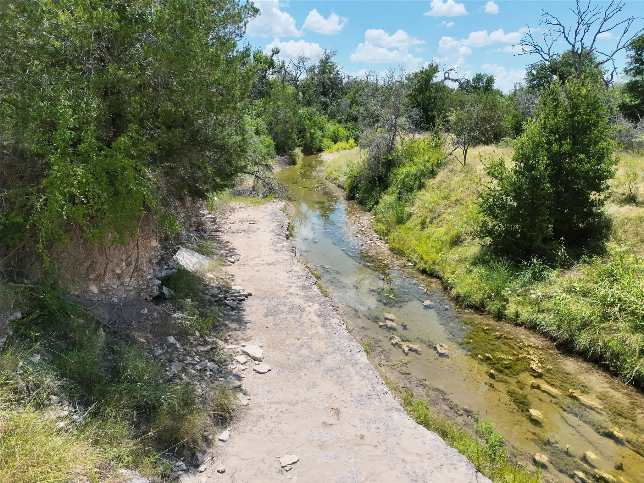 Farm For Sale in Hamilton County , 2875 County Road 610, Hamilton, Texas 76531, 3 Bedroom, 2 Bathroom, Garage spaces, 1,940 Sqft, built in 1960, mls#21329780, Real Estate Agent in Hamilton, Homes For Sale in Hamilton county, Homes For Sale in Hamilton, Realtor in Hamilton Texas, Real Estate Brokerage Independent Realty Texas, Luminita Cordes Realtor