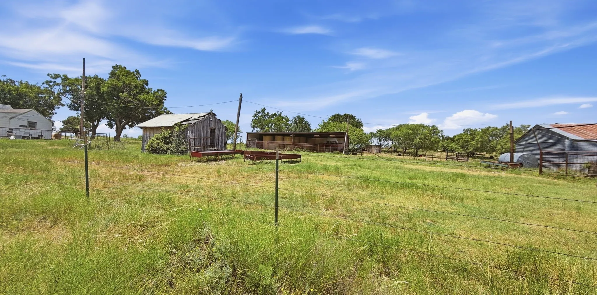 Farm For Sale in Hamilton County , 2875 County Road 610, Hamilton, Texas 76531, 3 Bedroom, 2 Bathroom, Garage spaces, 1,940 Sqft, built in 1960, mls#21329780, Real Estate Agent in Hamilton, Homes For Sale in Hamilton county, Homes For Sale in Hamilton, Realtor in Hamilton Texas, Real Estate Brokerage Independent Realty Texas, Luminita Cordes Realtor