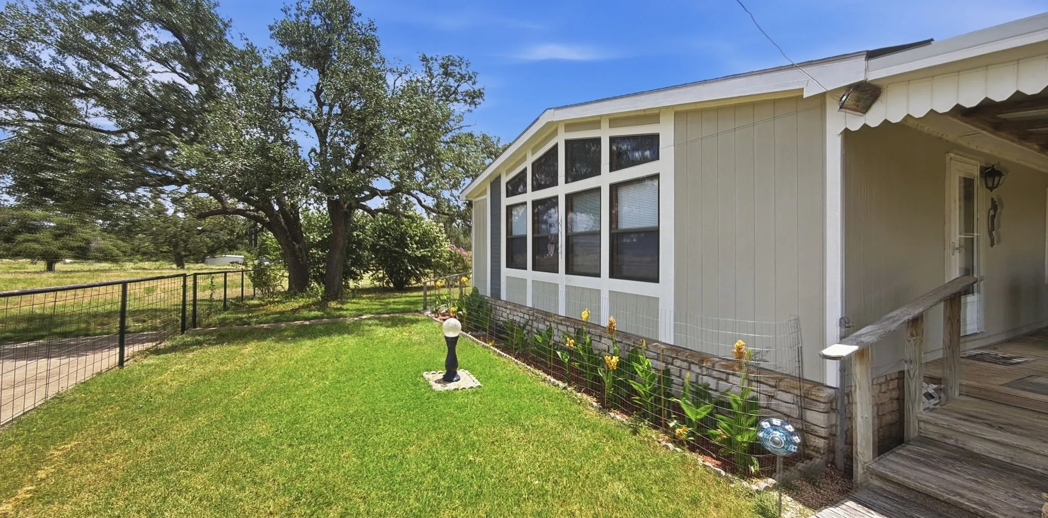 Farm For Sale in Hamilton County , 2875 County Road 610, Hamilton, Texas 76531, 3 Bedroom, 2 Bathroom, Garage spaces, 1,940 Sqft, built in 1960, mls#21329780, Real Estate Agent in Hamilton, Homes For Sale in Hamilton county, Homes For Sale in Hamilton, Realtor in Hamilton Texas, Real Estate Brokerage Independent Realty Texas, Luminita Cordes Realtor