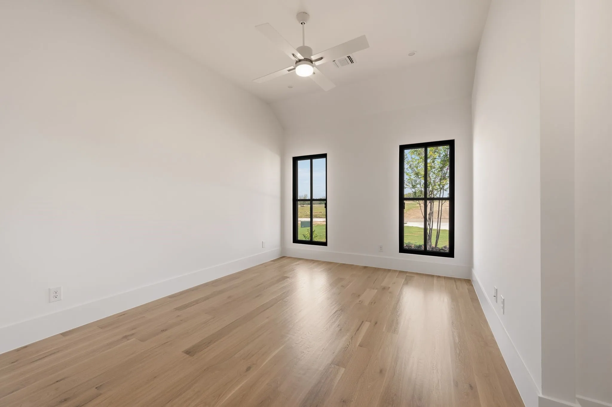 Single Family Residence For Sale in Tarrant County , 10604 Fleming Slough Drive, Fort Worth, Texas 76179, 5 Bedroom, 5 Bathroom, 4 Garage spaces, 4,836 Sqft, built in 2026, mls#21329838, Real Estate Agent in Fort Worth, Homes For Sale in Tarrant county, Homes For Sale in Fort Worth, Realtor in Fort Worth Texas, Real Estate Brokerage Independent Realty Texas, Luminita Cordes Realtor