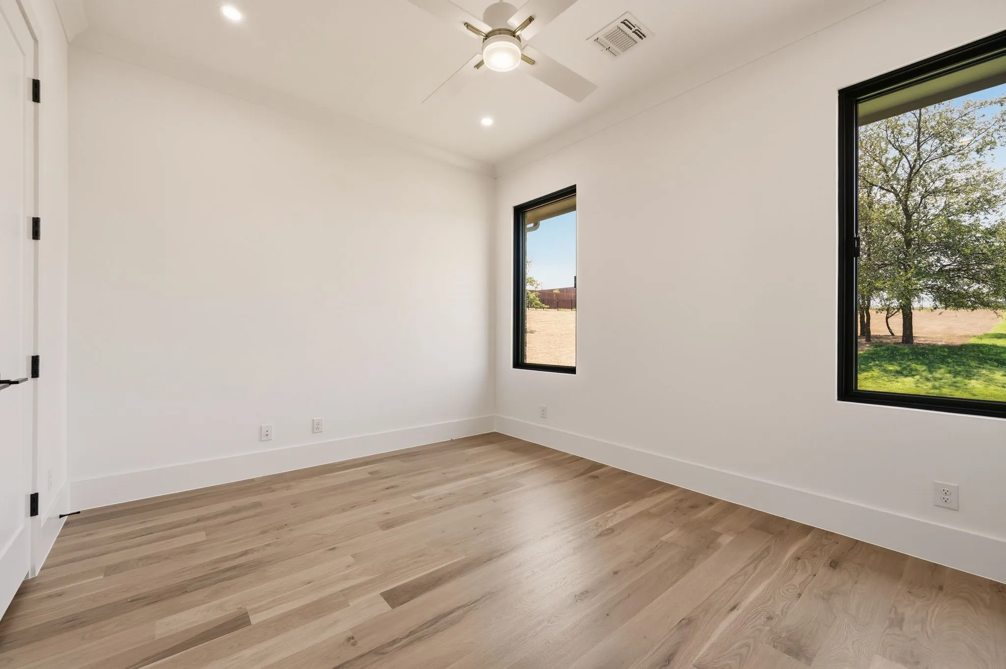 Single Family Residence For Sale in Tarrant County , 10604 Fleming Slough Drive, Fort Worth, Texas 76179, 5 Bedroom, 5 Bathroom, 4 Garage spaces, 4,836 Sqft, built in 2026, mls#21329838, Real Estate Agent in Fort Worth, Homes For Sale in Tarrant county, Homes For Sale in Fort Worth, Realtor in Fort Worth Texas, Real Estate Brokerage Independent Realty Texas, Luminita Cordes Realtor