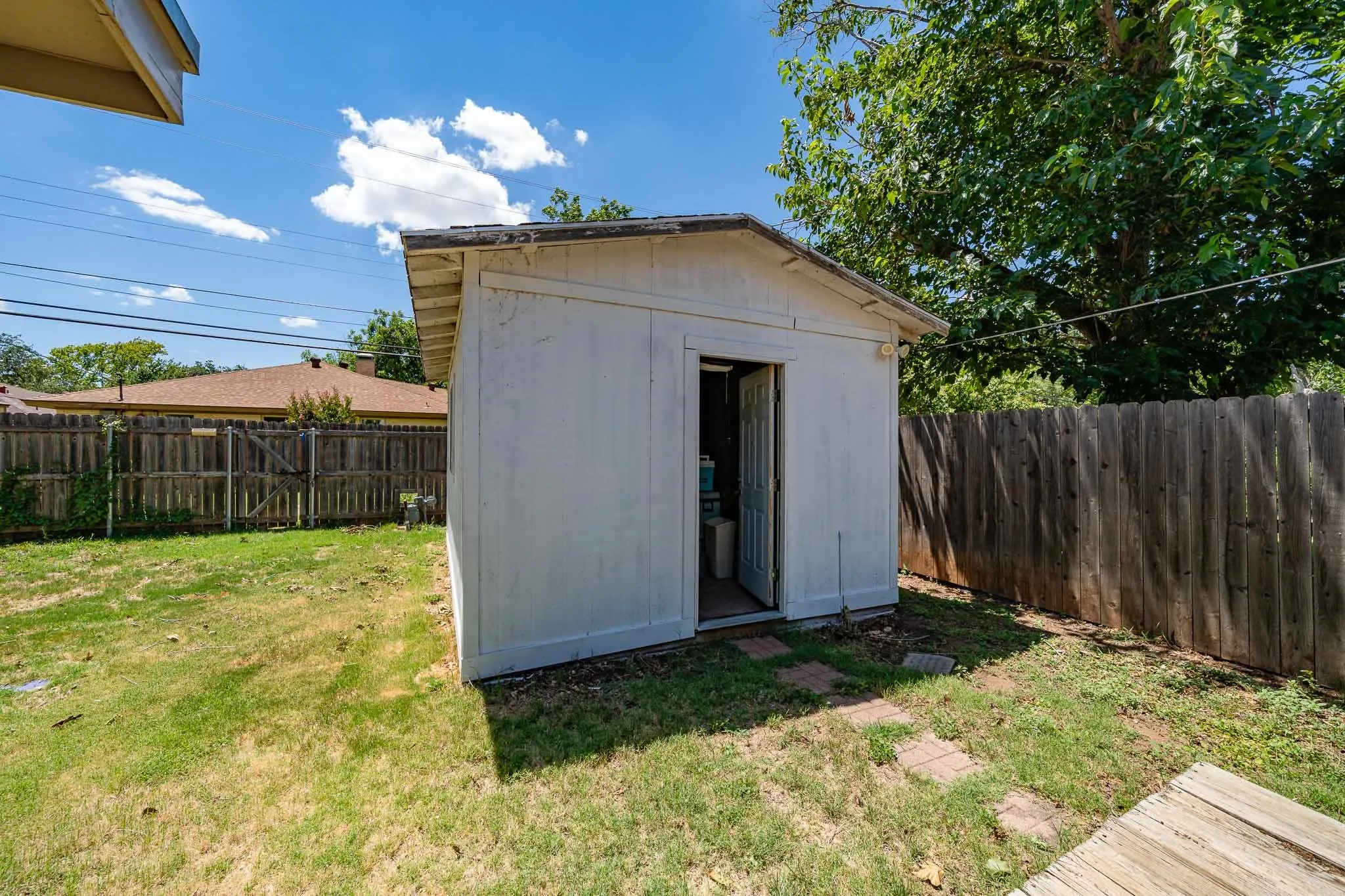 Single Family Residence For Sale in Taylor County , 4350 MARY LOU, Abilene, Texas 79606, 3 Bedroom, 2 Bathroom, 1 Garage spaces, 1,688 Sqft, built in 1963, mls#21328119, Real Estate Agent in Abilene, Homes For Sale in Taylor county, Homes For Sale in Abilene, Realtor in Abilene Texas, Real Estate Brokerage Independent Realty Texas, Luminita Cordes Realtor