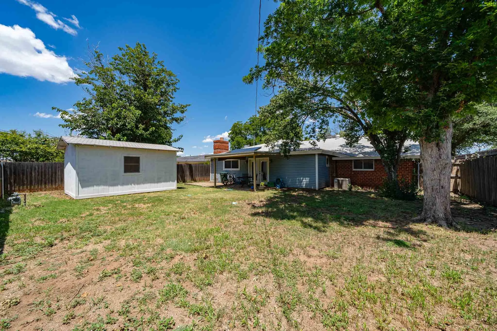 Single Family Residence For Sale in Taylor County , 4350 MARY LOU, Abilene, Texas 79606, 3 Bedroom, 2 Bathroom, 1 Garage spaces, 1,688 Sqft, built in 1963, mls#21328119, Real Estate Agent in Abilene, Homes For Sale in Taylor county, Homes For Sale in Abilene, Realtor in Abilene Texas, Real Estate Brokerage Independent Realty Texas, Luminita Cordes Realtor