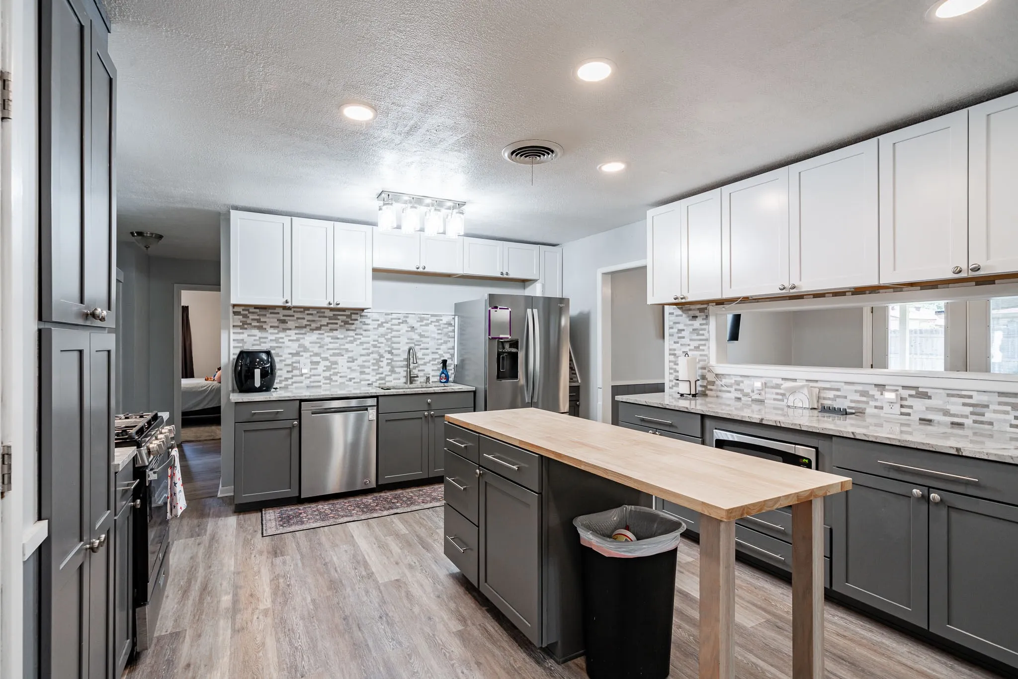 Single Family Residence For Sale in Taylor County , 4350 MARY LOU, Abilene, Texas 79606, 3 Bedroom, 2 Bathroom, 1 Garage spaces, 1,688 Sqft, built in 1963, mls#21328119, Real Estate Agent in Abilene, Homes For Sale in Taylor county, Homes For Sale in Abilene, Realtor in Abilene Texas, Real Estate Brokerage Independent Realty Texas, Luminita Cordes Realtor