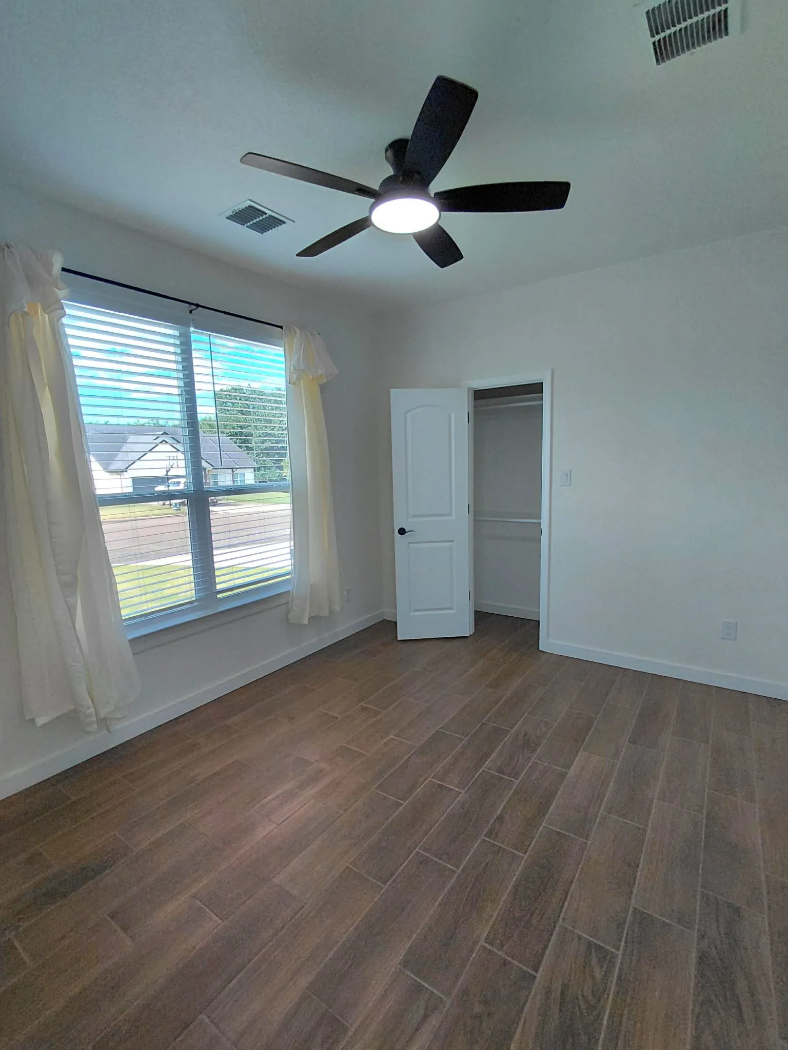 Single Family Residence For Sale in Cooke County , 604 E 4th Street, Muenster, Texas 76252, 4 Bedroom, 3 Bathroom, 2 Garage spaces, 2,029 Sqft, built in 2023, mls#21328741, Real Estate Agent in Muenster, Homes For Sale in Cooke county, Homes For Sale in Muenster, Realtor in Muenster Texas, Real Estate Brokerage Independent Realty Texas, Luminita Cordes Realtor