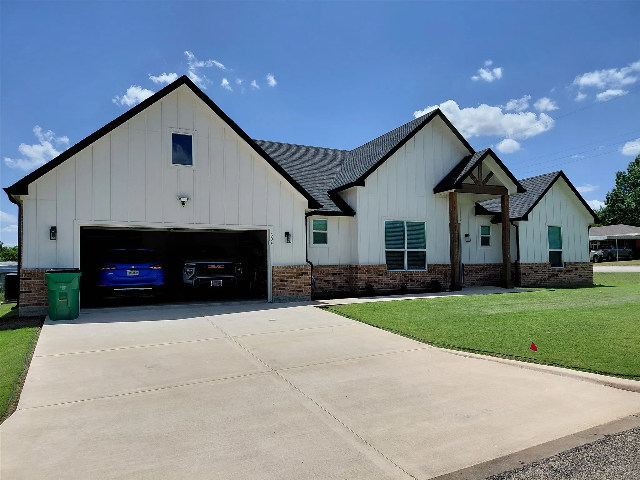 Single Family Residence For Sale in Cooke County , 604 E 4th Street, Muenster, Texas 76252, 4 Bedroom, 3 Bathroom, 2 Garage spaces, 2,029 Sqft, built in 2023, mls#21328741, Real Estate Agent in Muenster, Homes For Sale in Cooke county, Homes For Sale in Muenster, Realtor in Muenster Texas, Real Estate Brokerage Independent Realty Texas, Luminita Cordes Realtor