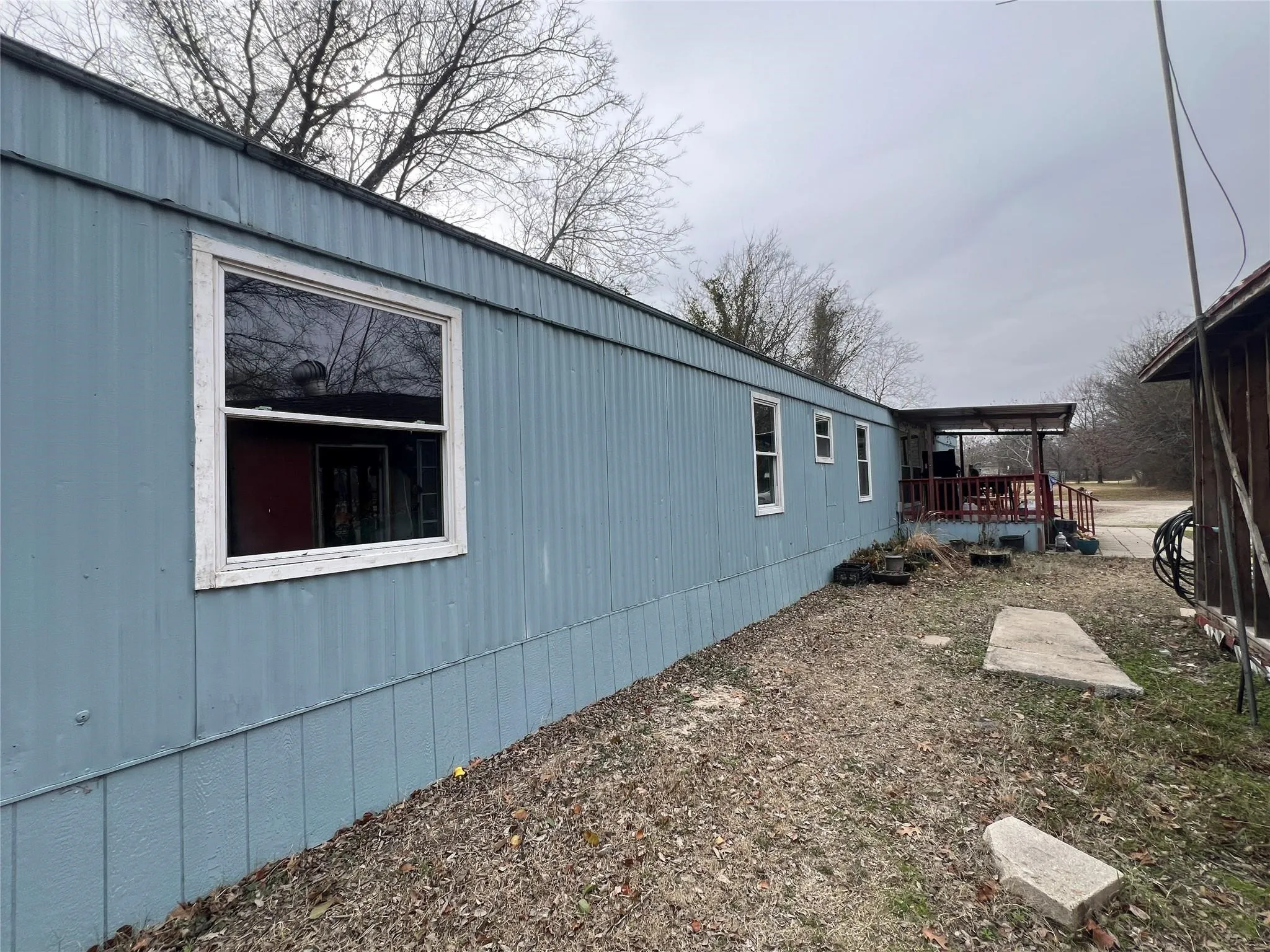 Mobile Home For Sale in Hunt County , 1012 Redoak Drive, West Tawakoni, Texas 75474, 3 Bedroom, 2 Bathroom, Garage spaces, 1,064 Sqft, built in 1997, mls#21329520, Real Estate Agent in West Tawakoni, Homes For Sale in Hunt county, Homes For Sale in West Tawakoni, Realtor in West Tawakoni Texas, Real Estate Brokerage Independent Realty Texas, Luminita Cordes Realtor