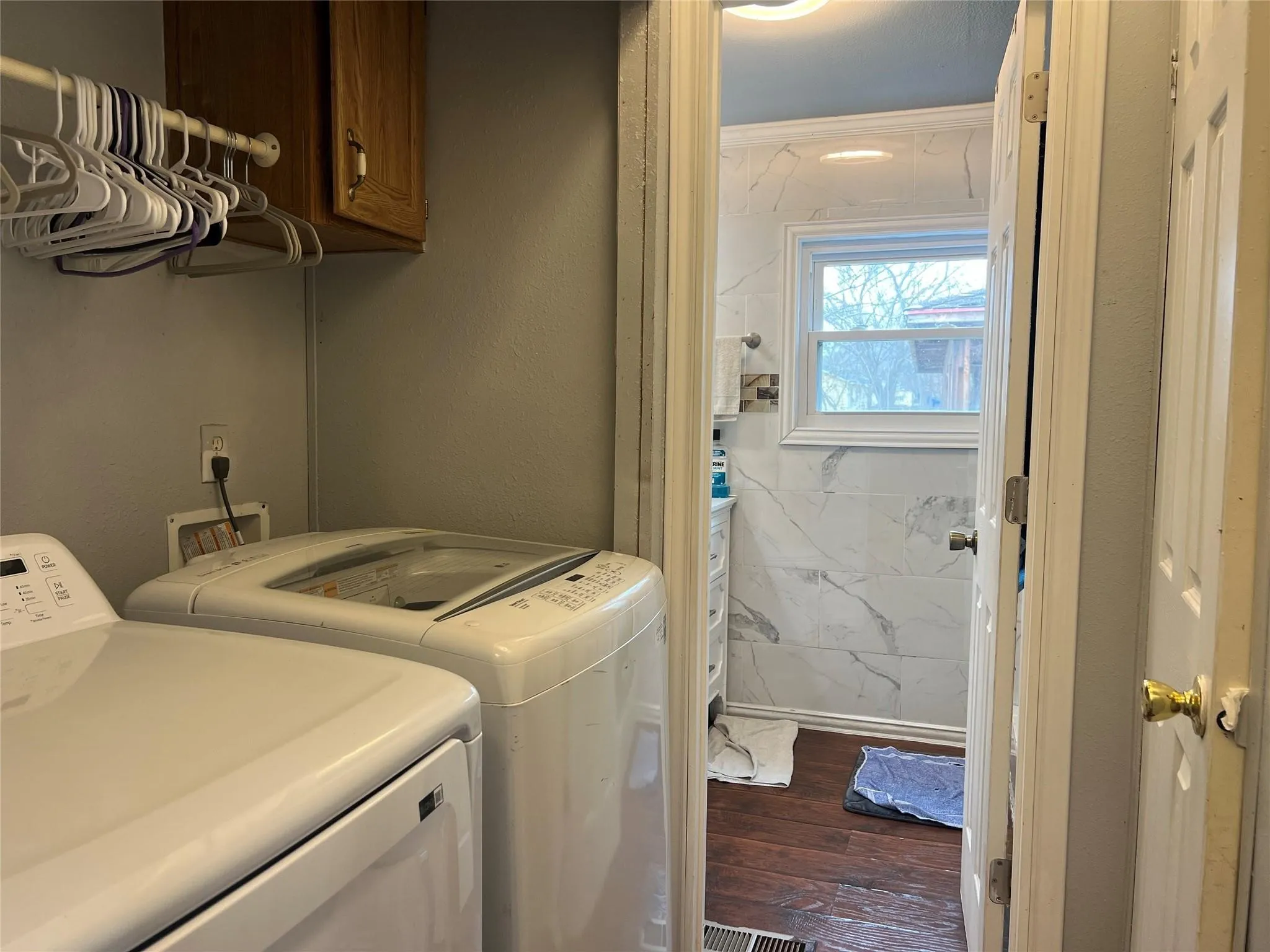 Mobile Home For Sale in Hunt County , 1012 Redoak Drive, West Tawakoni, Texas 75474, 3 Bedroom, 2 Bathroom, Garage spaces, 1,064 Sqft, built in 1997, mls#21329520, Real Estate Agent in West Tawakoni, Homes For Sale in Hunt county, Homes For Sale in West Tawakoni, Realtor in West Tawakoni Texas, Real Estate Brokerage Independent Realty Texas, Luminita Cordes Realtor