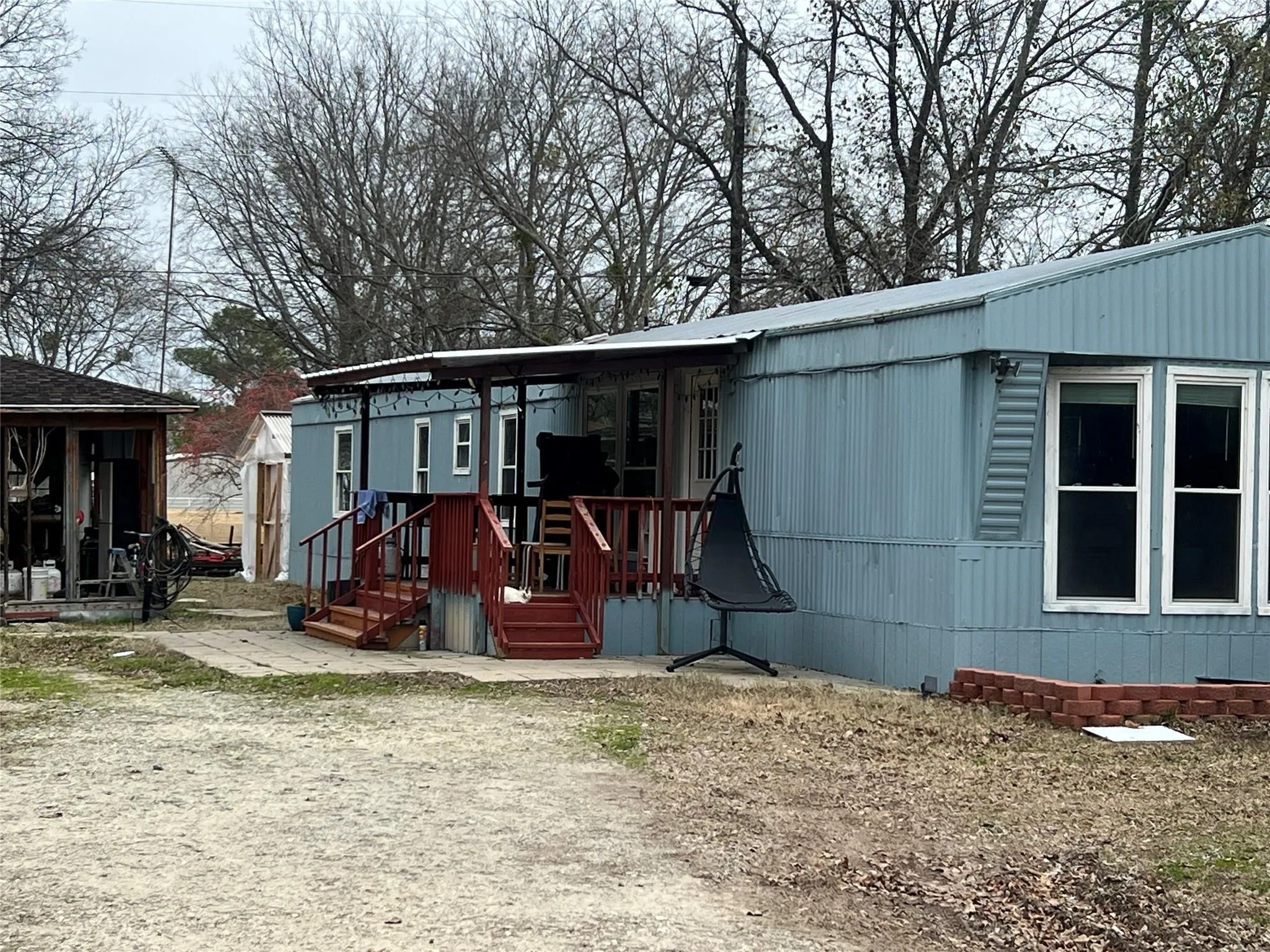 Mobile Home For Sale in Hunt County , 1012 Redoak Drive, West Tawakoni, Texas 75474, 3 Bedroom, 2 Bathroom, Garage spaces, 1,064 Sqft, built in 1997, mls#21329520, Real Estate Agent in West Tawakoni, Homes For Sale in Hunt county, Homes For Sale in West Tawakoni, Realtor in West Tawakoni Texas, Real Estate Brokerage Independent Realty Texas, Luminita Cordes Realtor