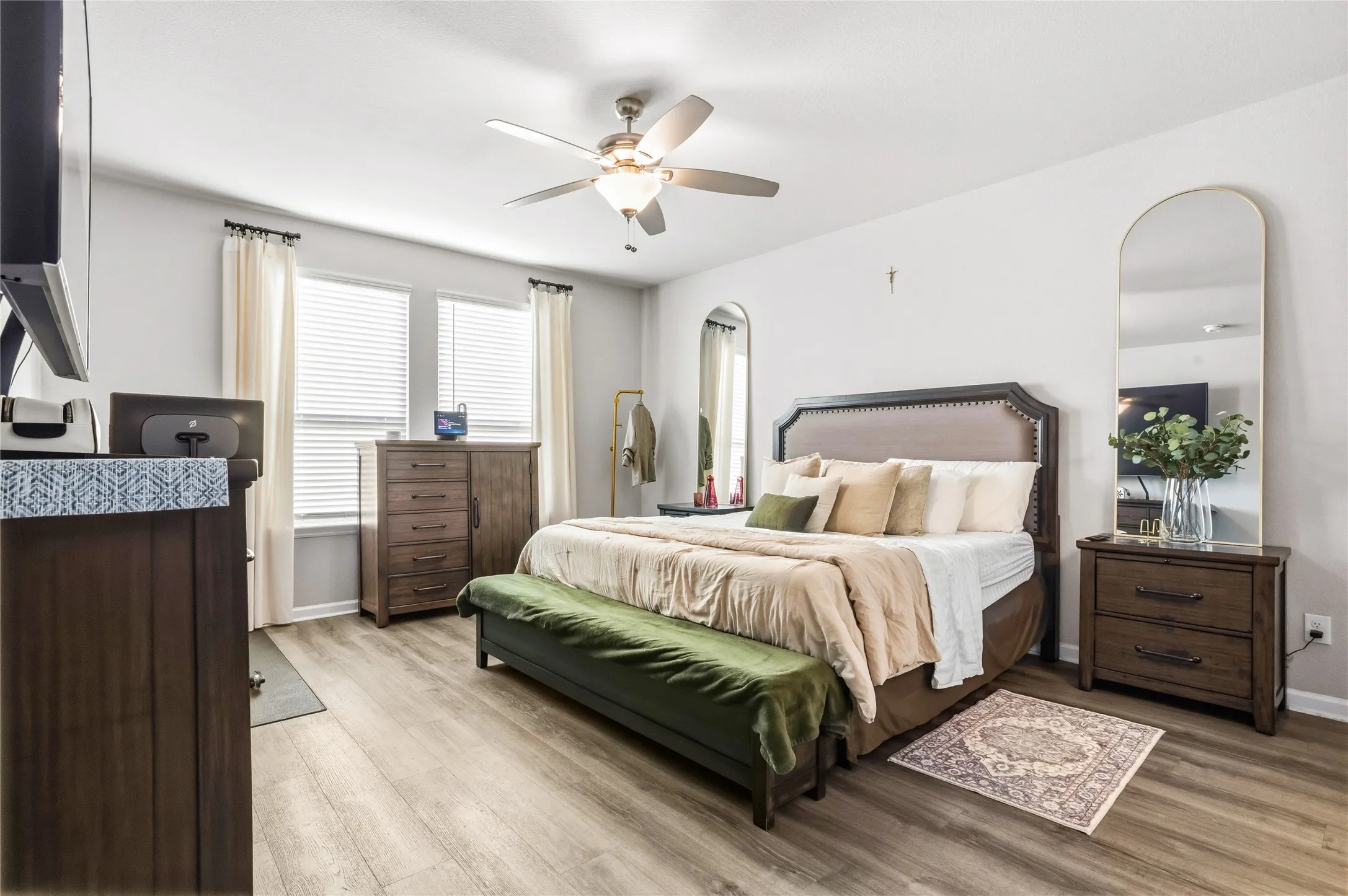 Single Family Residence For Sale in Ellis County , 6717 Aster Drive, Venus, Texas 76084, 4 Bedroom, 3 Bathroom, 2 Garage spaces, 2,945 Sqft, built in 2021, mls#21328474, Real Estate Agent in Venus, Homes For Sale in Ellis county, Homes For Sale in Venus, Realtor in Venus Texas, Real Estate Brokerage Independent Realty Texas, Luminita Cordes Realtor