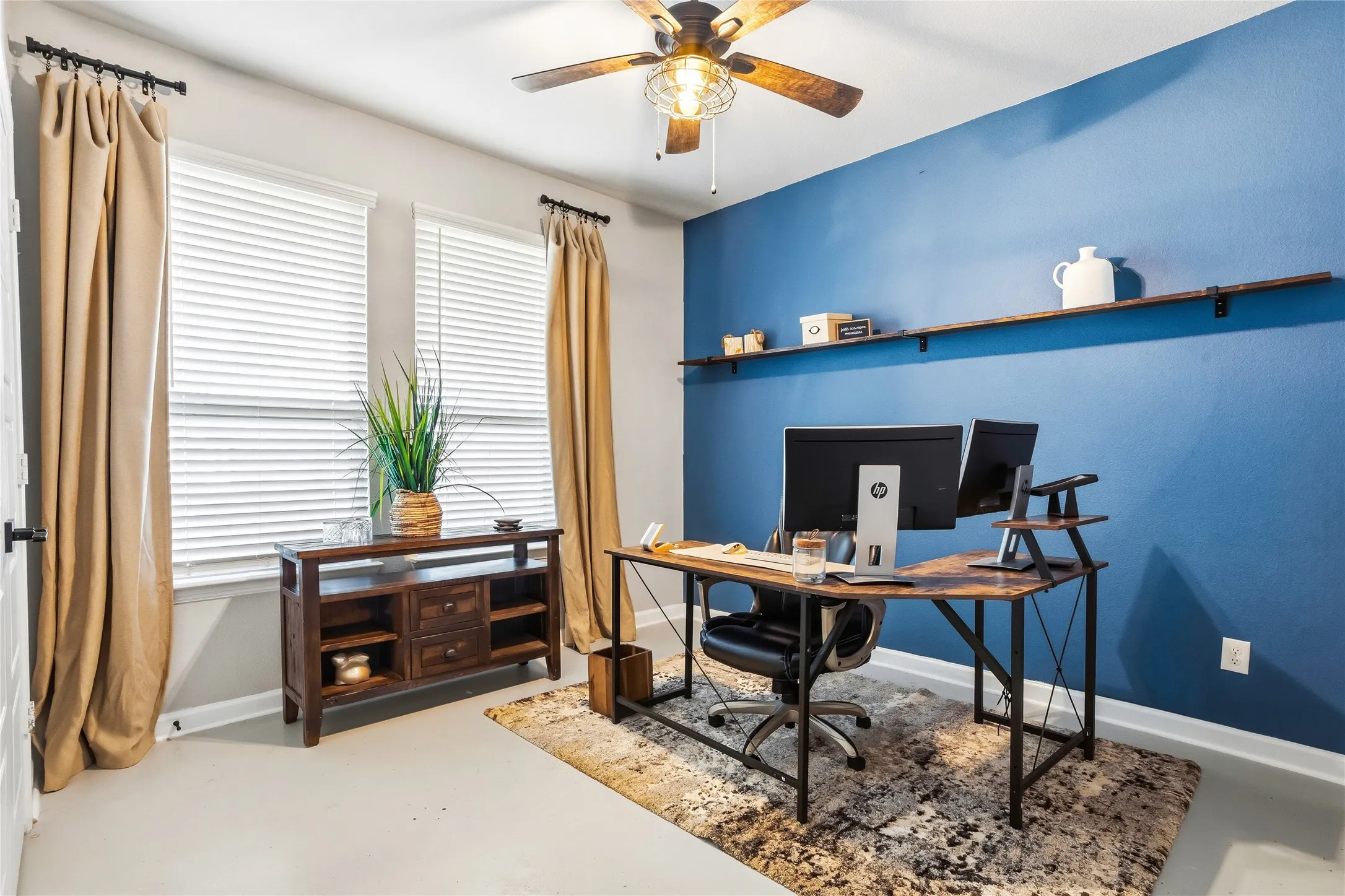 Single Family Residence For Sale in Ellis County , 6717 Aster Drive, Venus, Texas 76084, 4 Bedroom, 3 Bathroom, 2 Garage spaces, 2,945 Sqft, built in 2021, mls#21328474, Real Estate Agent in Venus, Homes For Sale in Ellis county, Homes For Sale in Venus, Realtor in Venus Texas, Real Estate Brokerage Independent Realty Texas, Luminita Cordes Realtor