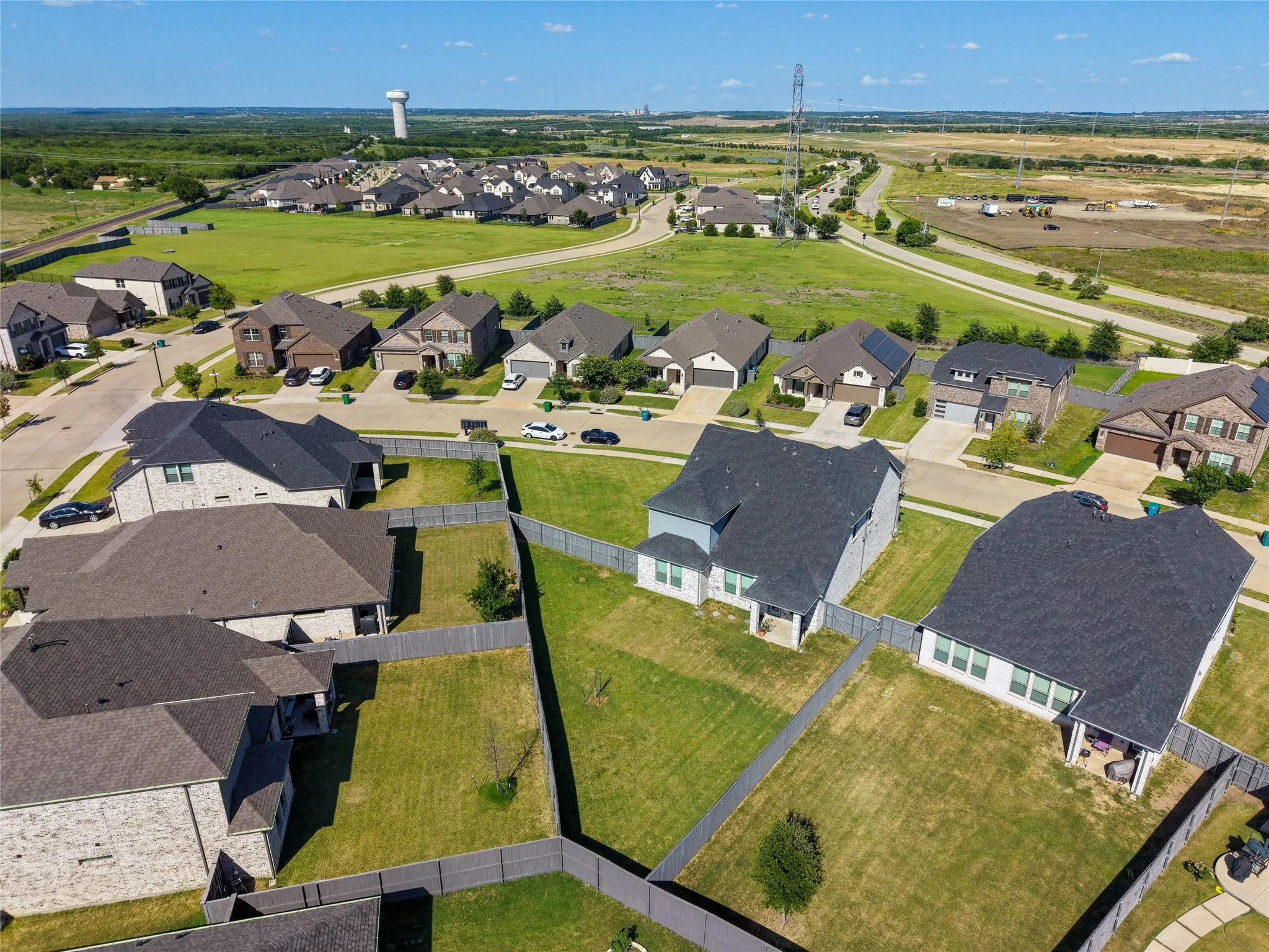 Single Family Residence For Sale in Ellis County , 6717 Aster Drive, Venus, Texas 76084, 4 Bedroom, 3 Bathroom, 2 Garage spaces, 2,945 Sqft, built in 2021, mls#21328474, Real Estate Agent in Venus, Homes For Sale in Ellis county, Homes For Sale in Venus, Realtor in Venus Texas, Real Estate Brokerage Independent Realty Texas, Luminita Cordes Realtor