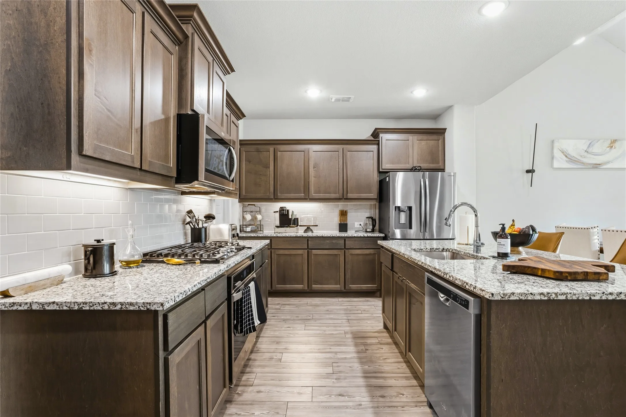 Single Family Residence For Sale in Ellis County , 6717 Aster Drive, Venus, Texas 76084, 4 Bedroom, 3 Bathroom, 2 Garage spaces, 2,945 Sqft, built in 2021, mls#21328474, Real Estate Agent in Venus, Homes For Sale in Ellis county, Homes For Sale in Venus, Realtor in Venus Texas, Real Estate Brokerage Independent Realty Texas, Luminita Cordes Realtor