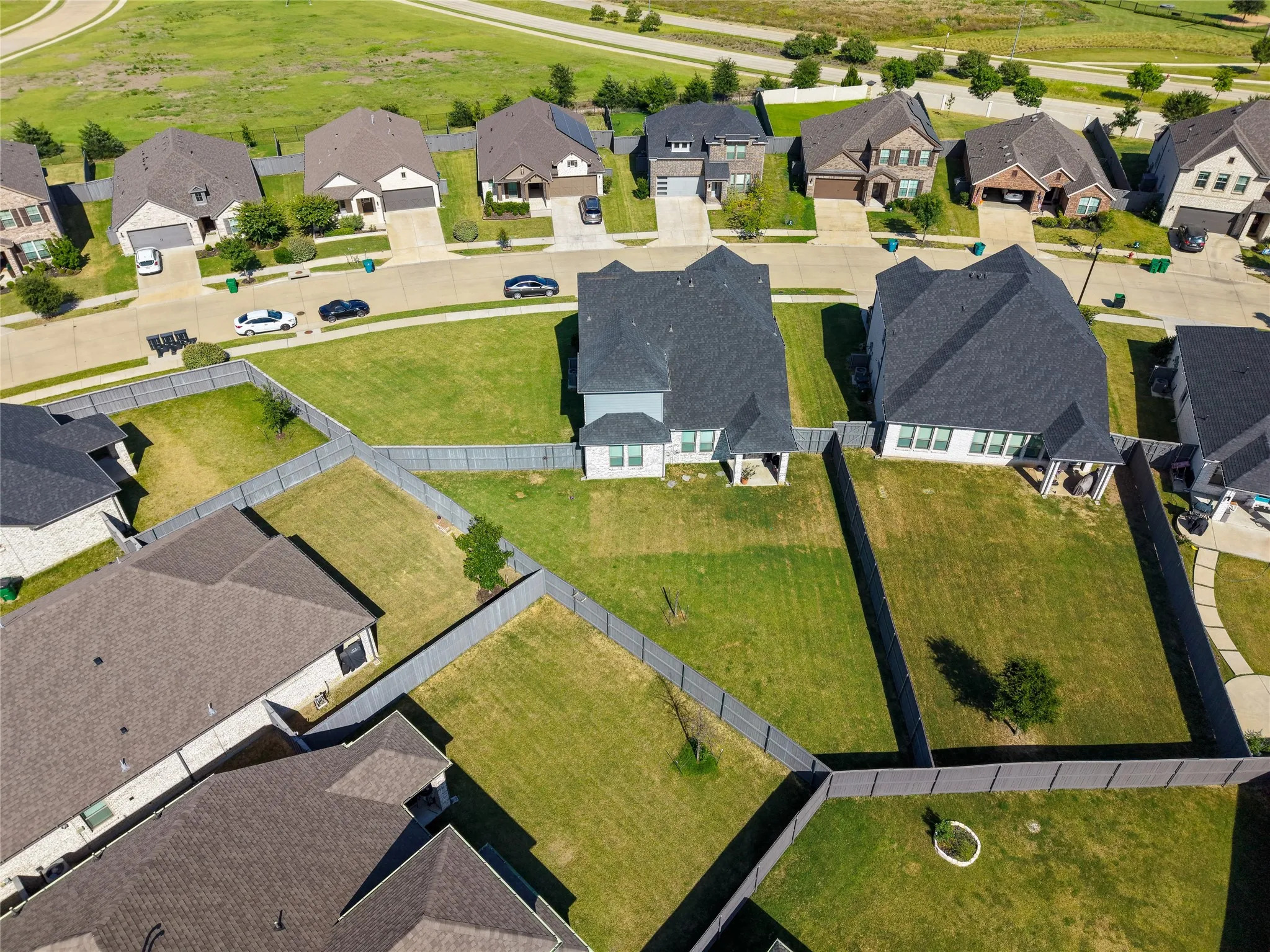 Single Family Residence For Sale in Ellis County , 6717 Aster Drive, Venus, Texas 76084, 4 Bedroom, 3 Bathroom, 2 Garage spaces, 2,945 Sqft, built in 2021, mls#21328474, Real Estate Agent in Venus, Homes For Sale in Ellis county, Homes For Sale in Venus, Realtor in Venus Texas, Real Estate Brokerage Independent Realty Texas, Luminita Cordes Realtor