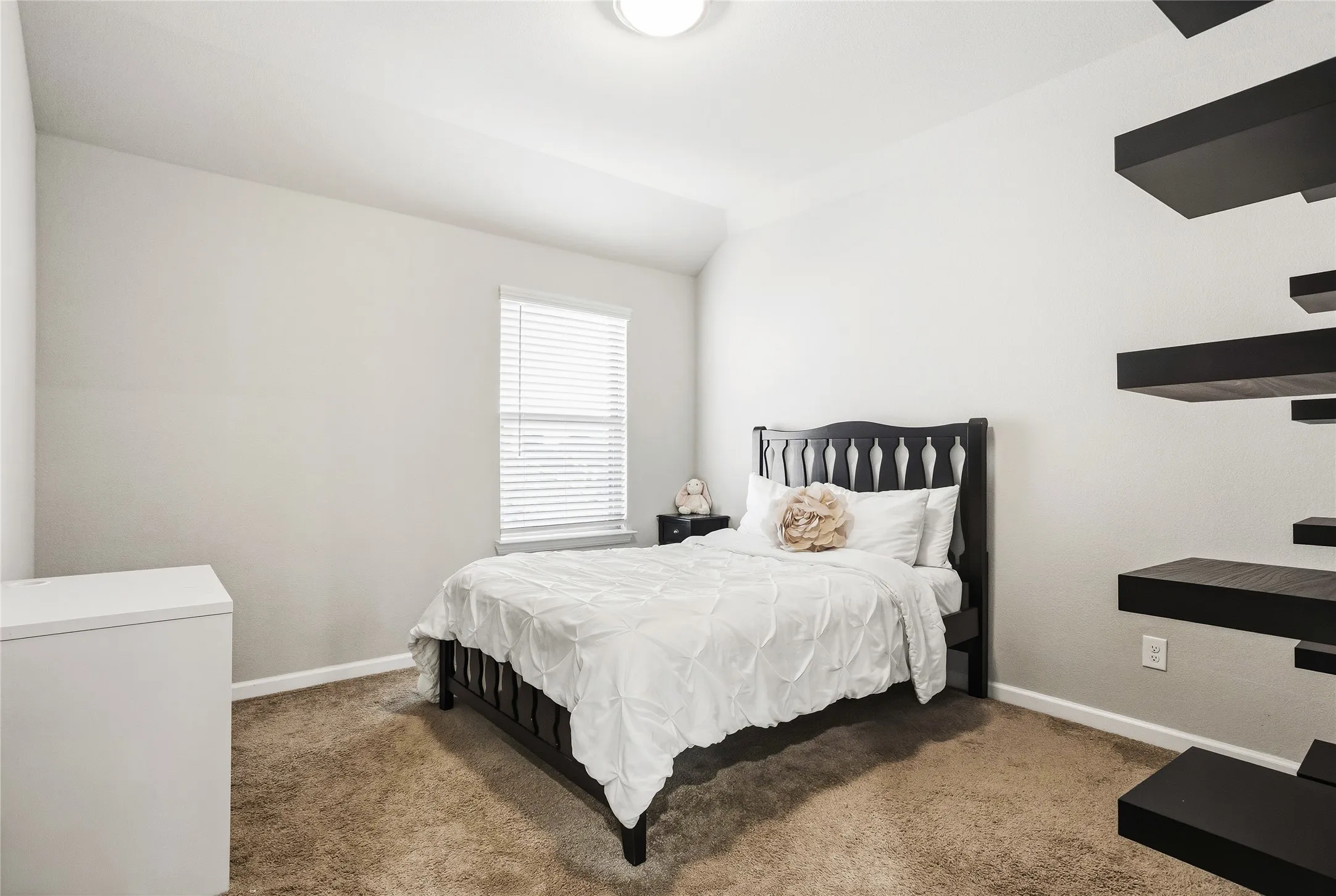 Single Family Residence For Sale in Ellis County , 6717 Aster Drive, Venus, Texas 76084, 4 Bedroom, 3 Bathroom, 2 Garage spaces, 2,945 Sqft, built in 2021, mls#21328474, Real Estate Agent in Venus, Homes For Sale in Ellis county, Homes For Sale in Venus, Realtor in Venus Texas, Real Estate Brokerage Independent Realty Texas, Luminita Cordes Realtor