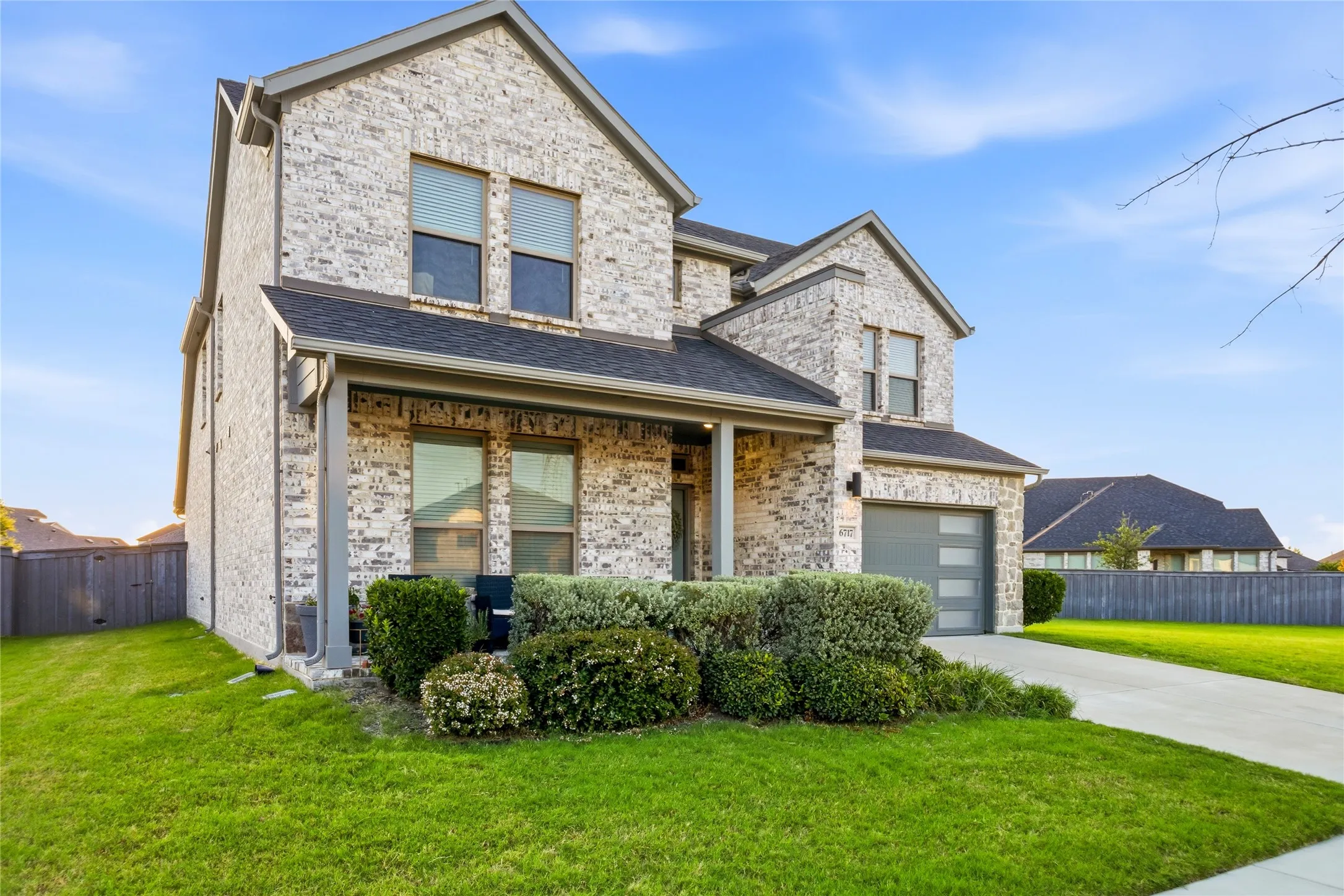 Single Family Residence For Sale in Ellis County , 6717 Aster Drive, Venus, Texas 76084, 4 Bedroom, 3 Bathroom, 2 Garage spaces, 2,945 Sqft, built in 2021, mls#21328474, Real Estate Agent in Venus, Homes For Sale in Ellis county, Homes For Sale in Venus, Realtor in Venus Texas, Real Estate Brokerage Independent Realty Texas, Luminita Cordes Realtor