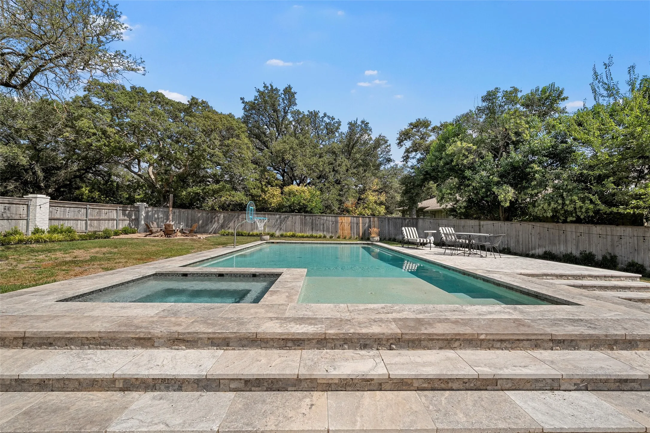 Single Family Residence For Sale in Mc Lennan County , 6710 Fish Pond Road, Waco, Texas 76710, 4 Bedroom, 4 Bathroom, 2 Garage spaces, 3,848 Sqft, built in 1973, mls#21327273, Real Estate Agent in Waco, Homes For Sale in Mc Lennan county, Homes For Sale in Waco, Realtor in Waco Texas, Real Estate Brokerage Independent Realty Texas, Luminita Cordes Realtor