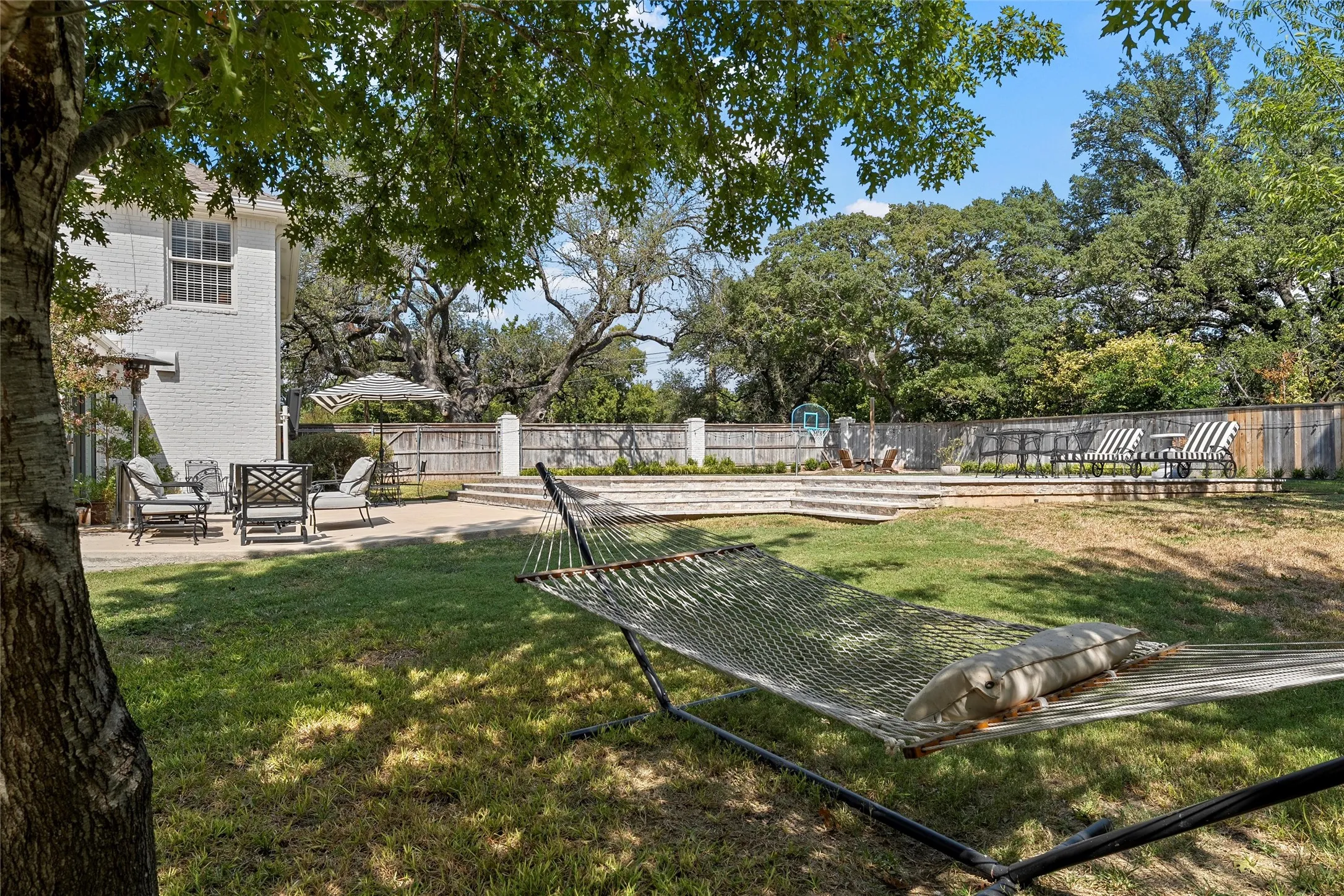 Single Family Residence For Sale in Mc Lennan County , 6710 Fish Pond Road, Waco, Texas 76710, 4 Bedroom, 4 Bathroom, 2 Garage spaces, 3,848 Sqft, built in 1973, mls#21327273, Real Estate Agent in Waco, Homes For Sale in Mc Lennan county, Homes For Sale in Waco, Realtor in Waco Texas, Real Estate Brokerage Independent Realty Texas, Luminita Cordes Realtor