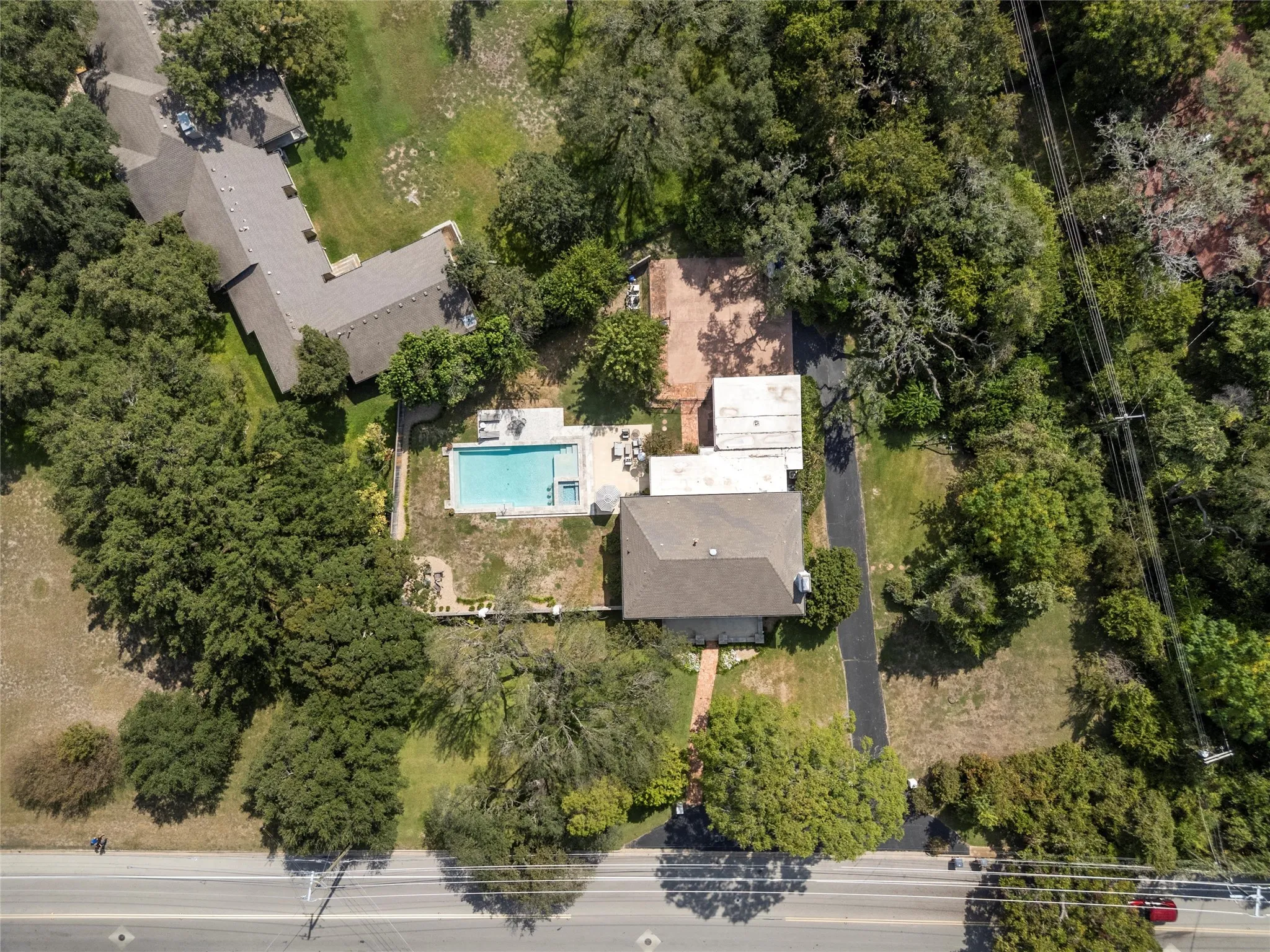 Single Family Residence For Sale in Mc Lennan County , 6710 Fish Pond Road, Waco, Texas 76710, 4 Bedroom, 4 Bathroom, 2 Garage spaces, 3,848 Sqft, built in 1973, mls#21327273, Real Estate Agent in Waco, Homes For Sale in Mc Lennan county, Homes For Sale in Waco, Realtor in Waco Texas, Real Estate Brokerage Independent Realty Texas, Luminita Cordes Realtor