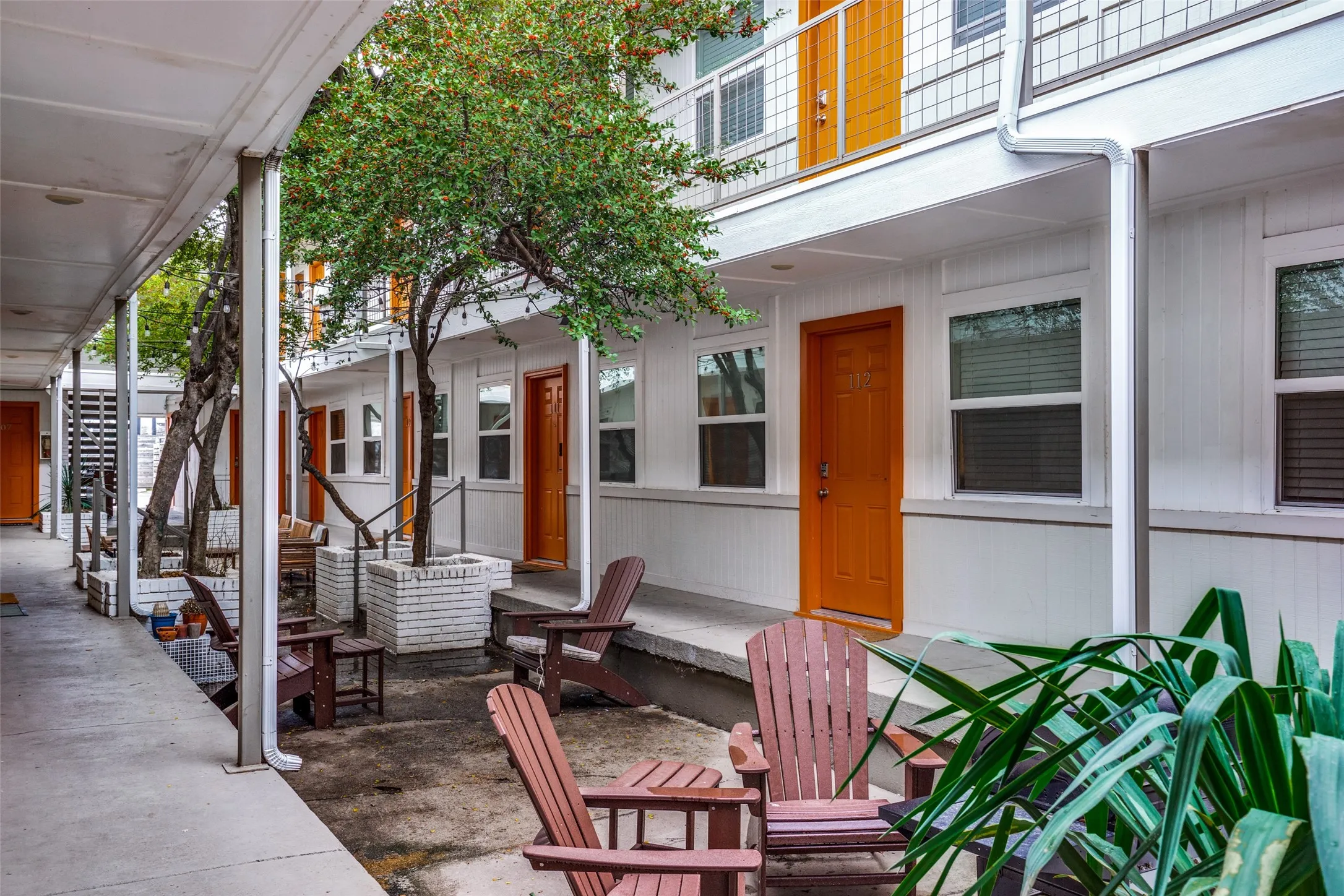 Apartment For Rent in Dallas County , 4927 San Jacinto Street 210, Dallas, Texas 75206, 1 Bedroom, 1 Bathroom, Garage spaces, 550 Sqft, built in 1965, mls#21329846, Real Estate Agent in Dallas, Homes For Rent in Dallas county, Homes For Rent in Dallas, Realtor in Dallas Texas, Real Estate Brokerage Independent Realty Texas, Luminita Cordes Realtor