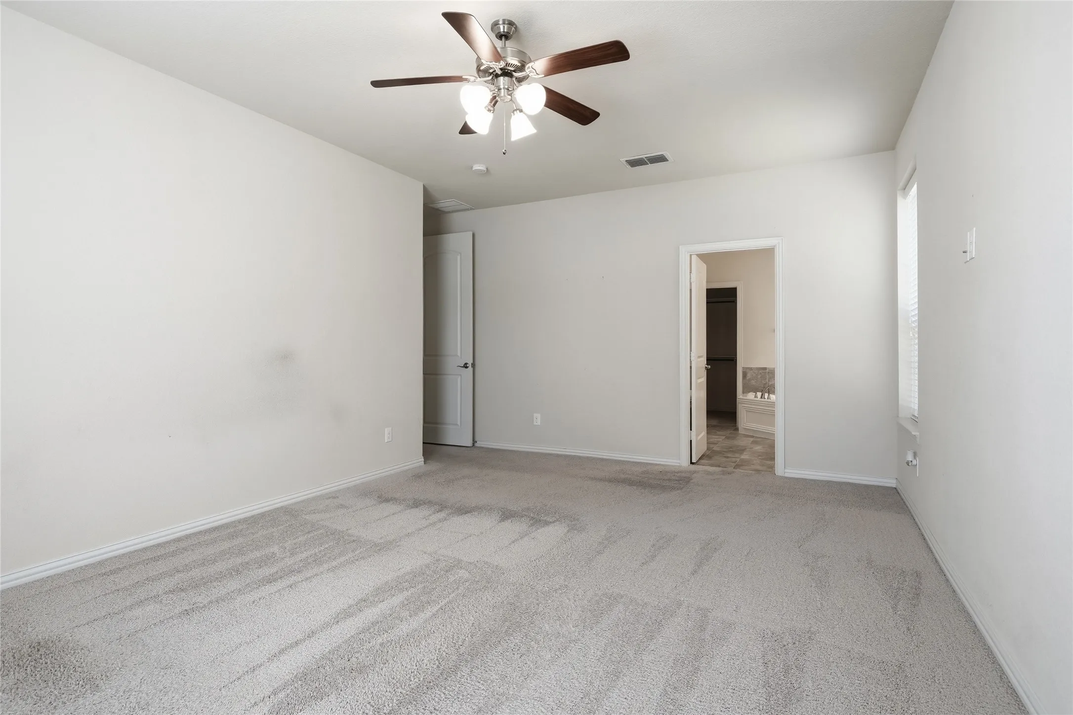 Single Family Residence For Sale in Collin County , 5657 Kerry Drive, Frisco, Texas 75035, 4 Bedroom, 3 Bathroom, 2 Garage spaces, 2,900 Sqft, built in 2016, mls#21325493, Real Estate Agent in Frisco, Homes For Sale in Collin county, Homes For Sale in Frisco, Realtor in Frisco Texas, Real Estate Brokerage Independent Realty Texas, Luminita Cordes Realtor