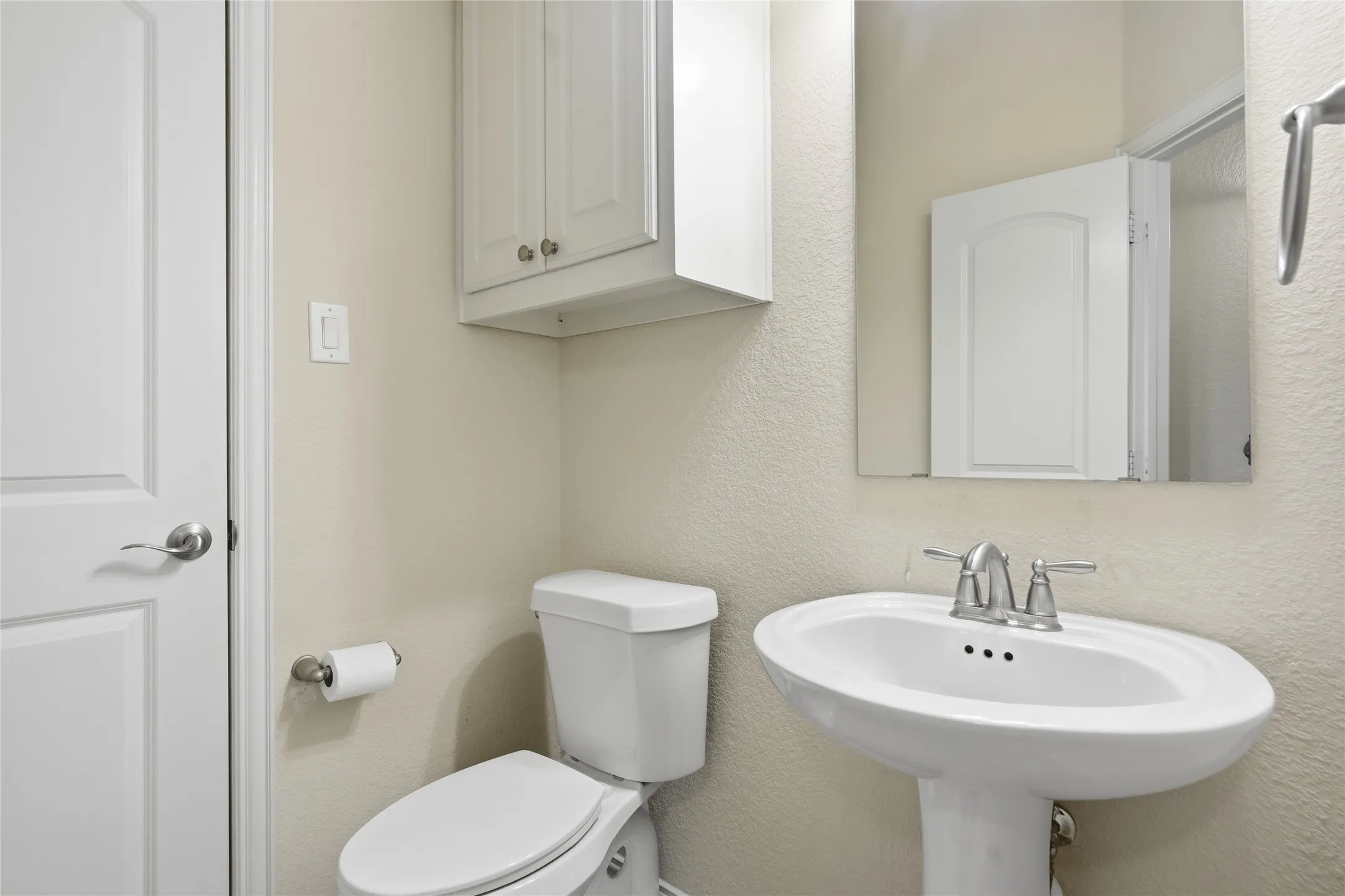 Single Family Residence For Sale in Collin County , 5657 Kerry Drive, Frisco, Texas 75035, 4 Bedroom, 3 Bathroom, 2 Garage spaces, 2,900 Sqft, built in 2016, mls#21325493, Real Estate Agent in Frisco, Homes For Sale in Collin county, Homes For Sale in Frisco, Realtor in Frisco Texas, Real Estate Brokerage Independent Realty Texas, Luminita Cordes Realtor
