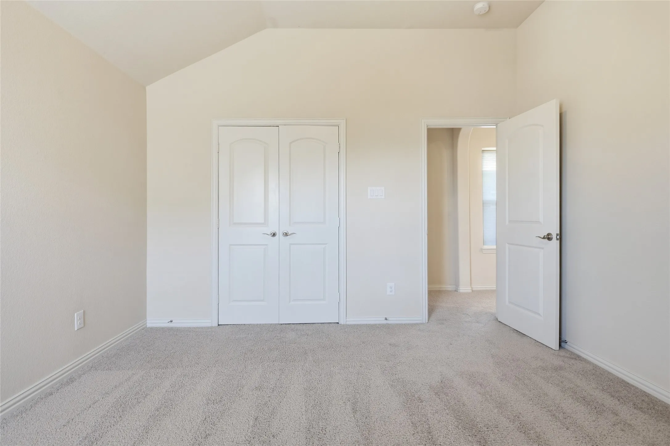 Single Family Residence For Sale in Collin County , 5657 Kerry Drive, Frisco, Texas 75035, 4 Bedroom, 3 Bathroom, 2 Garage spaces, 2,900 Sqft, built in 2016, mls#21325493, Real Estate Agent in Frisco, Homes For Sale in Collin county, Homes For Sale in Frisco, Realtor in Frisco Texas, Real Estate Brokerage Independent Realty Texas, Luminita Cordes Realtor