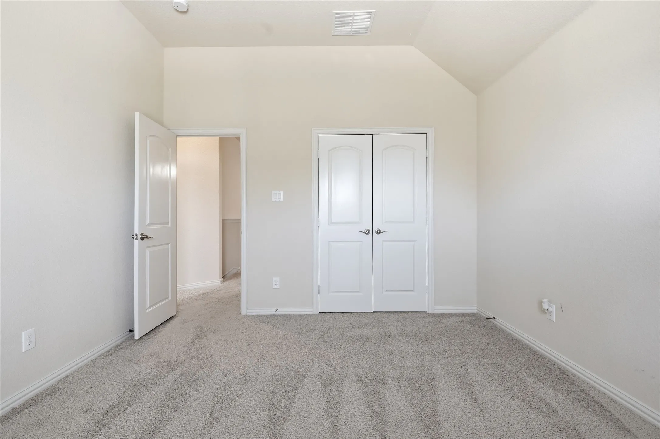 Single Family Residence For Sale in Collin County , 5657 Kerry Drive, Frisco, Texas 75035, 4 Bedroom, 3 Bathroom, 2 Garage spaces, 2,900 Sqft, built in 2016, mls#21325493, Real Estate Agent in Frisco, Homes For Sale in Collin county, Homes For Sale in Frisco, Realtor in Frisco Texas, Real Estate Brokerage Independent Realty Texas, Luminita Cordes Realtor