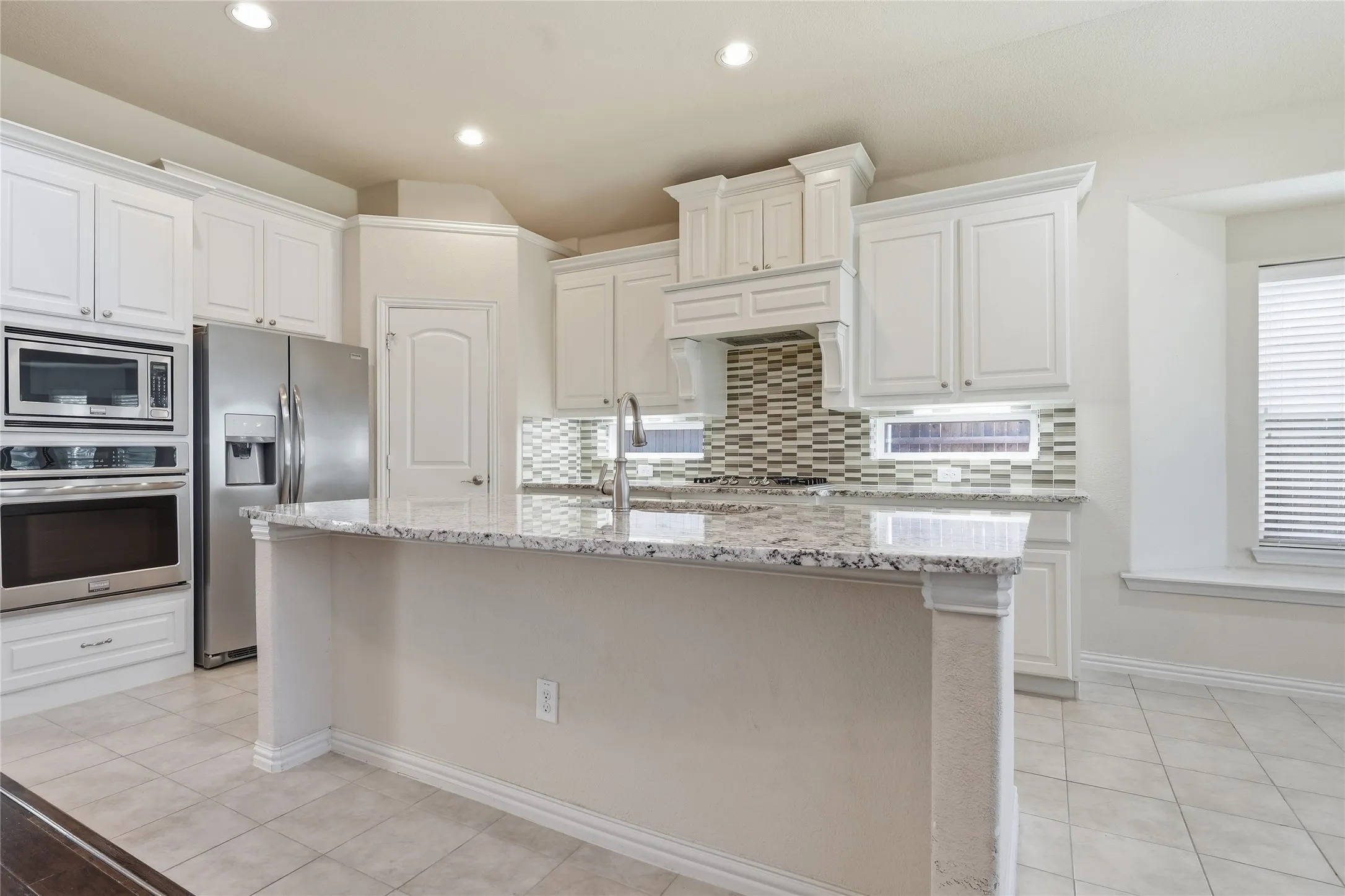 Single Family Residence For Sale in Collin County , 5657 Kerry Drive, Frisco, Texas 75035, 4 Bedroom, 3 Bathroom, 2 Garage spaces, 2,900 Sqft, built in 2016, mls#21325493, Real Estate Agent in Frisco, Homes For Sale in Collin county, Homes For Sale in Frisco, Realtor in Frisco Texas, Real Estate Brokerage Independent Realty Texas, Luminita Cordes Realtor