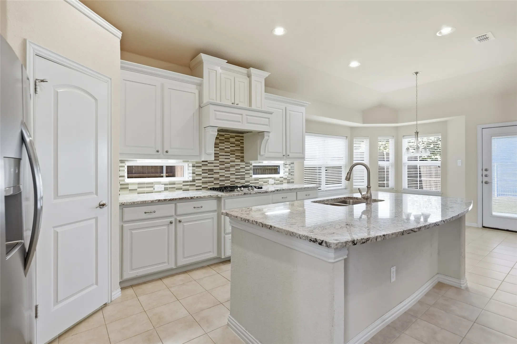 Single Family Residence For Sale in Collin County , 5657 Kerry Drive, Frisco, Texas 75035, 4 Bedroom, 3 Bathroom, 2 Garage spaces, 2,900 Sqft, built in 2016, mls#21325493, Real Estate Agent in Frisco, Homes For Sale in Collin county, Homes For Sale in Frisco, Realtor in Frisco Texas, Real Estate Brokerage Independent Realty Texas, Luminita Cordes Realtor