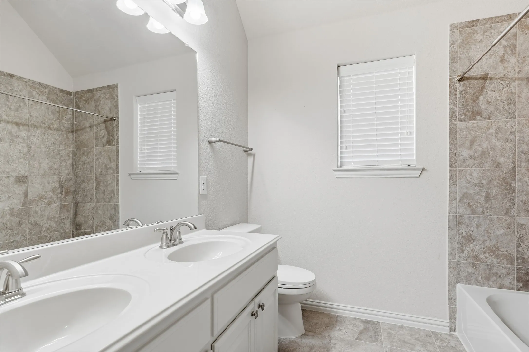 Single Family Residence For Sale in Collin County , 5657 Kerry Drive, Frisco, Texas 75035, 4 Bedroom, 3 Bathroom, 2 Garage spaces, 2,900 Sqft, built in 2016, mls#21325493, Real Estate Agent in Frisco, Homes For Sale in Collin county, Homes For Sale in Frisco, Realtor in Frisco Texas, Real Estate Brokerage Independent Realty Texas, Luminita Cordes Realtor