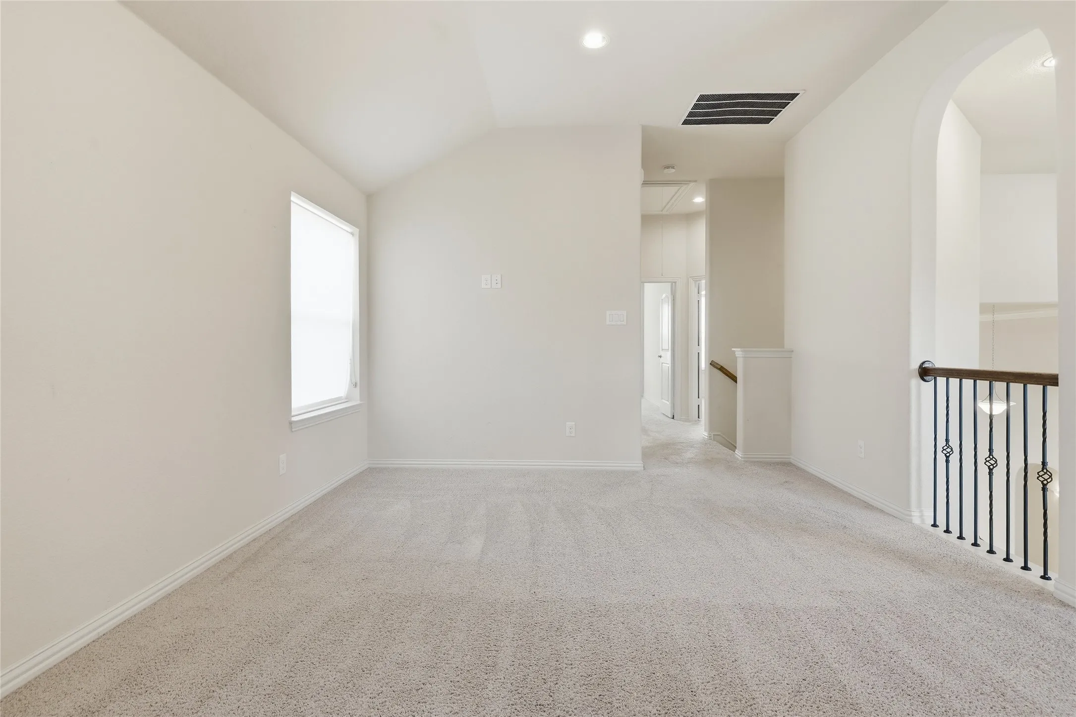 Single Family Residence For Sale in Collin County , 5657 Kerry Drive, Frisco, Texas 75035, 4 Bedroom, 3 Bathroom, 2 Garage spaces, 2,900 Sqft, built in 2016, mls#21325493, Real Estate Agent in Frisco, Homes For Sale in Collin county, Homes For Sale in Frisco, Realtor in Frisco Texas, Real Estate Brokerage Independent Realty Texas, Luminita Cordes Realtor