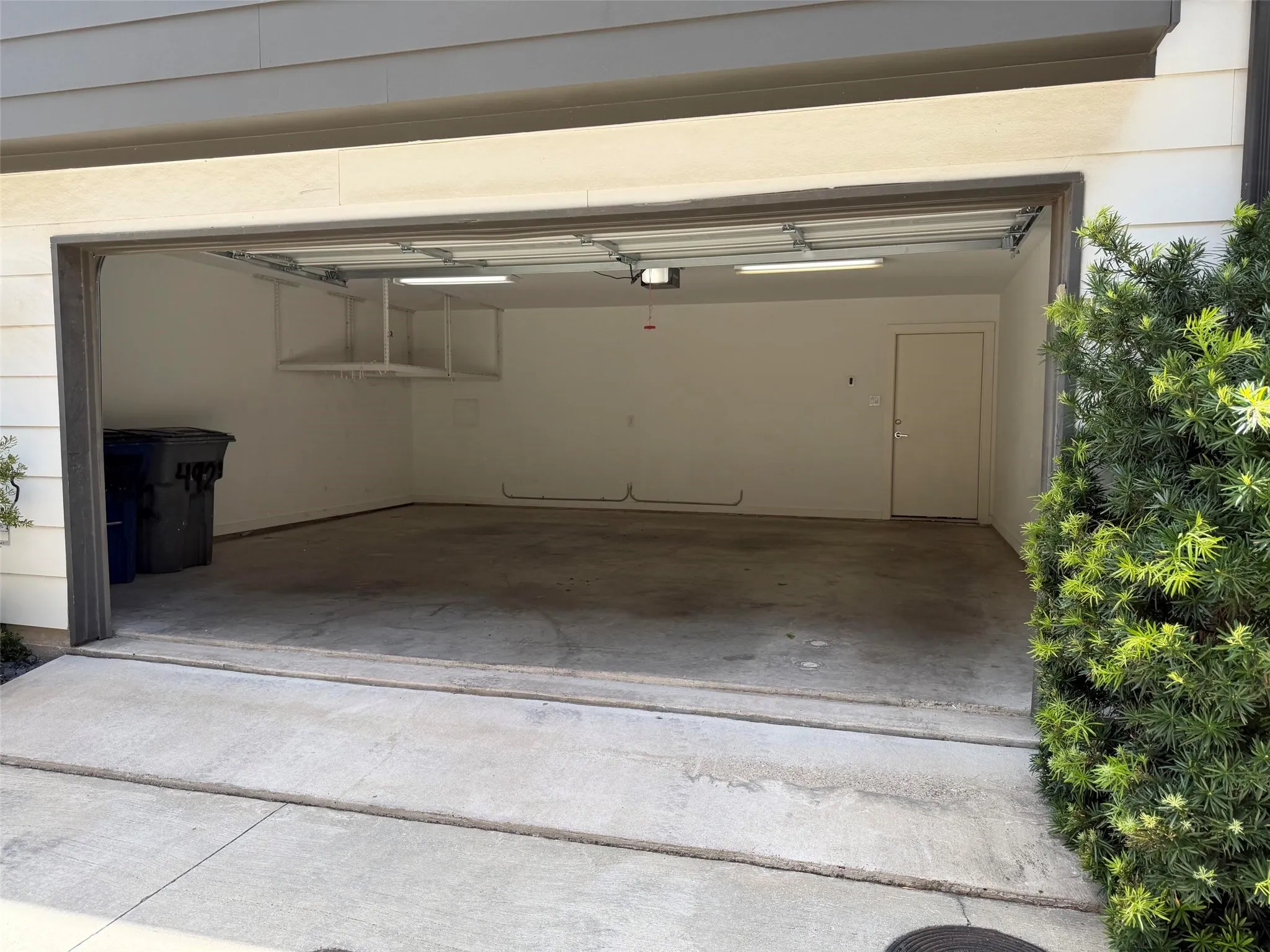 Townhouse For Rent in Dallas County , 4921 Jack Court, Dallas, Texas 75206, 2 Bedroom, 3 Bathroom, 2 Garage spaces, 2,048 Sqft, built in 2016, mls#21329865, Real Estate Agent in Dallas, Homes For Rent in Dallas county, Homes For Rent in Dallas, Realtor in Dallas Texas, Real Estate Brokerage Independent Realty Texas, Luminita Cordes Realtor