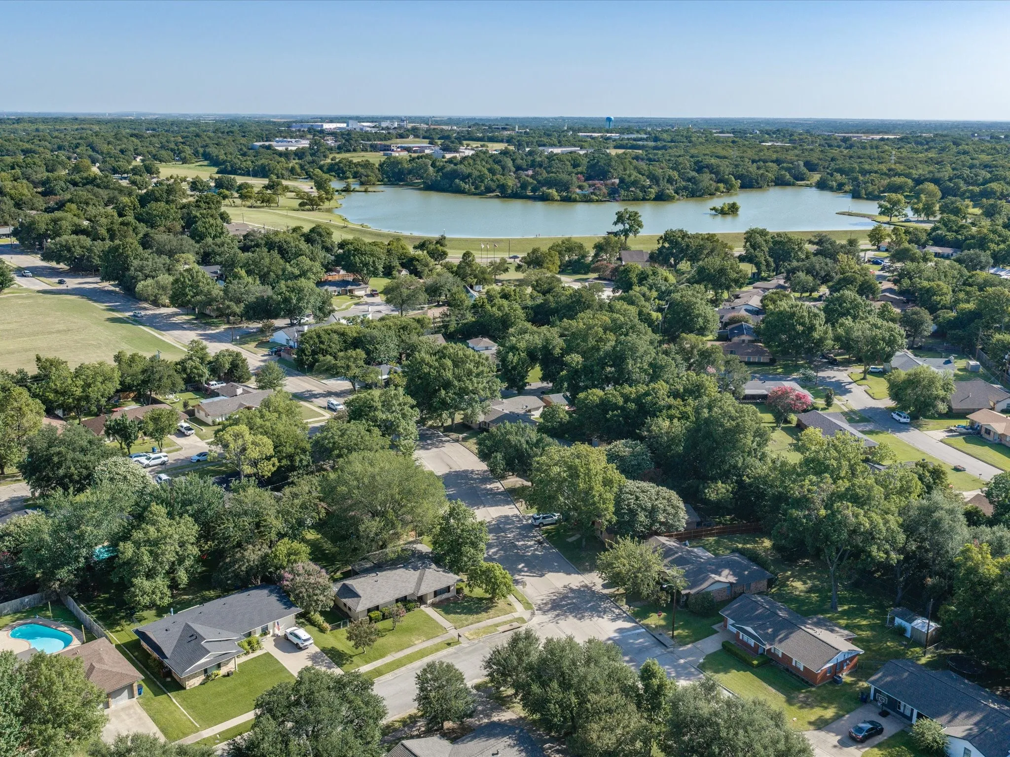 Single Family Residence For Sale in Ellis County , 1313 Crestridge Street, Ennis, Texas 75119, 3 Bedroom, 2 Bathroom, 2 Garage spaces, 1,213 Sqft, built in 1965, mls#21329736, Real Estate Agent in Ennis, Homes For Sale in Ellis county, Homes For Sale in Ennis, Realtor in Ennis Texas, Real Estate Brokerage Independent Realty Texas, Luminita Cordes Realtor