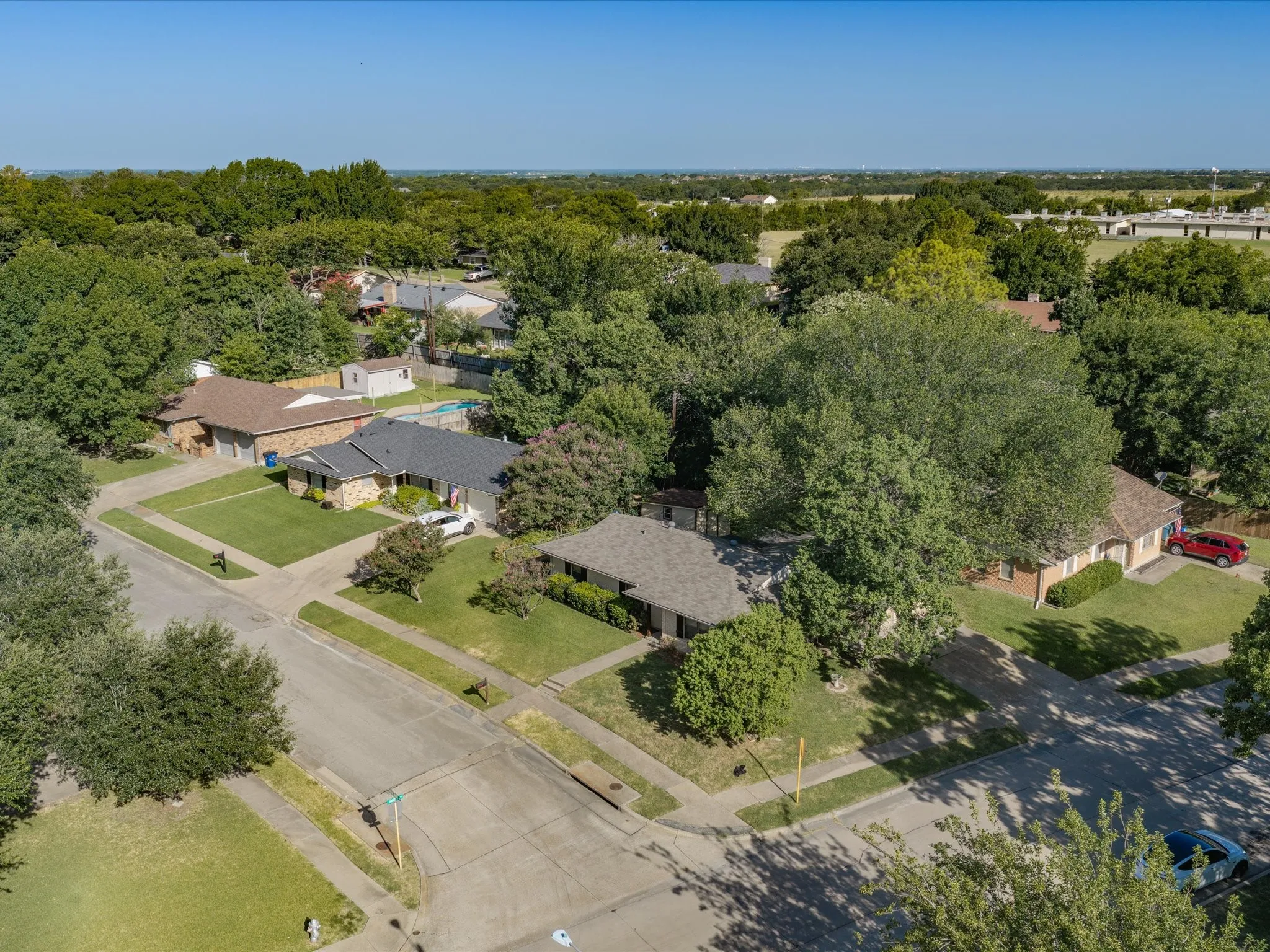 Single Family Residence For Sale in Ellis County , 1313 Crestridge Street, Ennis, Texas 75119, 3 Bedroom, 2 Bathroom, 2 Garage spaces, 1,213 Sqft, built in 1965, mls#21329736, Real Estate Agent in Ennis, Homes For Sale in Ellis county, Homes For Sale in Ennis, Realtor in Ennis Texas, Real Estate Brokerage Independent Realty Texas, Luminita Cordes Realtor