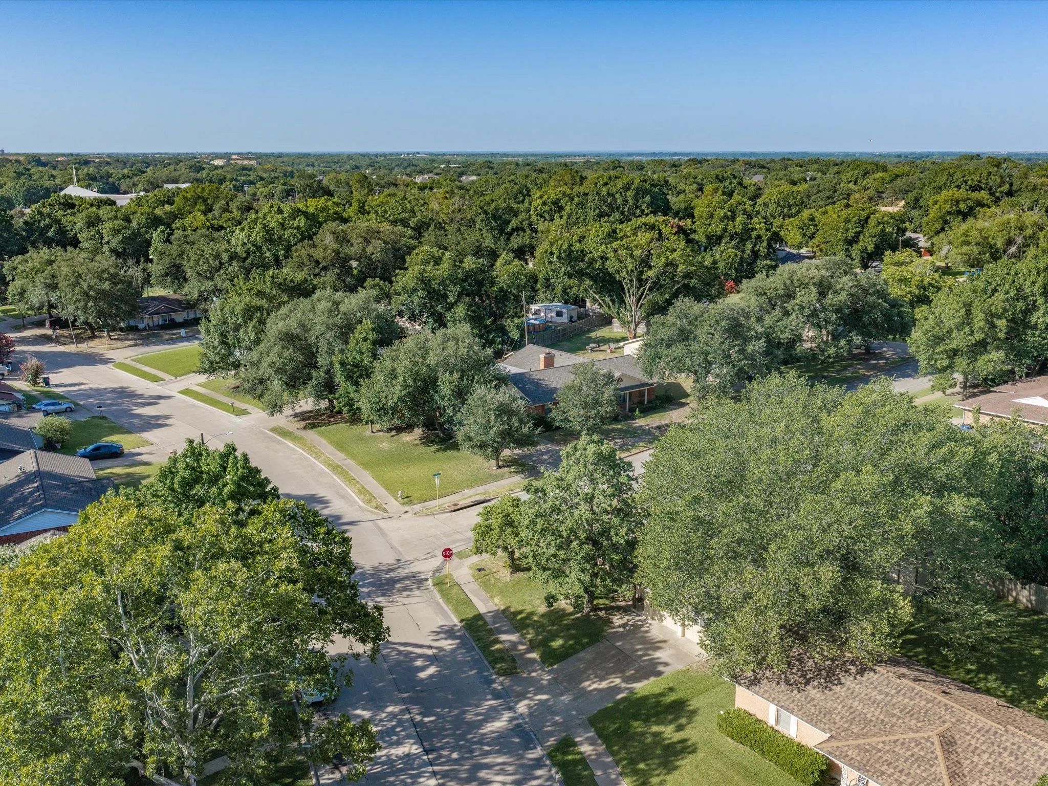Single Family Residence For Sale in Ellis County , 1313 Crestridge Street, Ennis, Texas 75119, 3 Bedroom, 2 Bathroom, 2 Garage spaces, 1,213 Sqft, built in 1965, mls#21329736, Real Estate Agent in Ennis, Homes For Sale in Ellis county, Homes For Sale in Ennis, Realtor in Ennis Texas, Real Estate Brokerage Independent Realty Texas, Luminita Cordes Realtor
