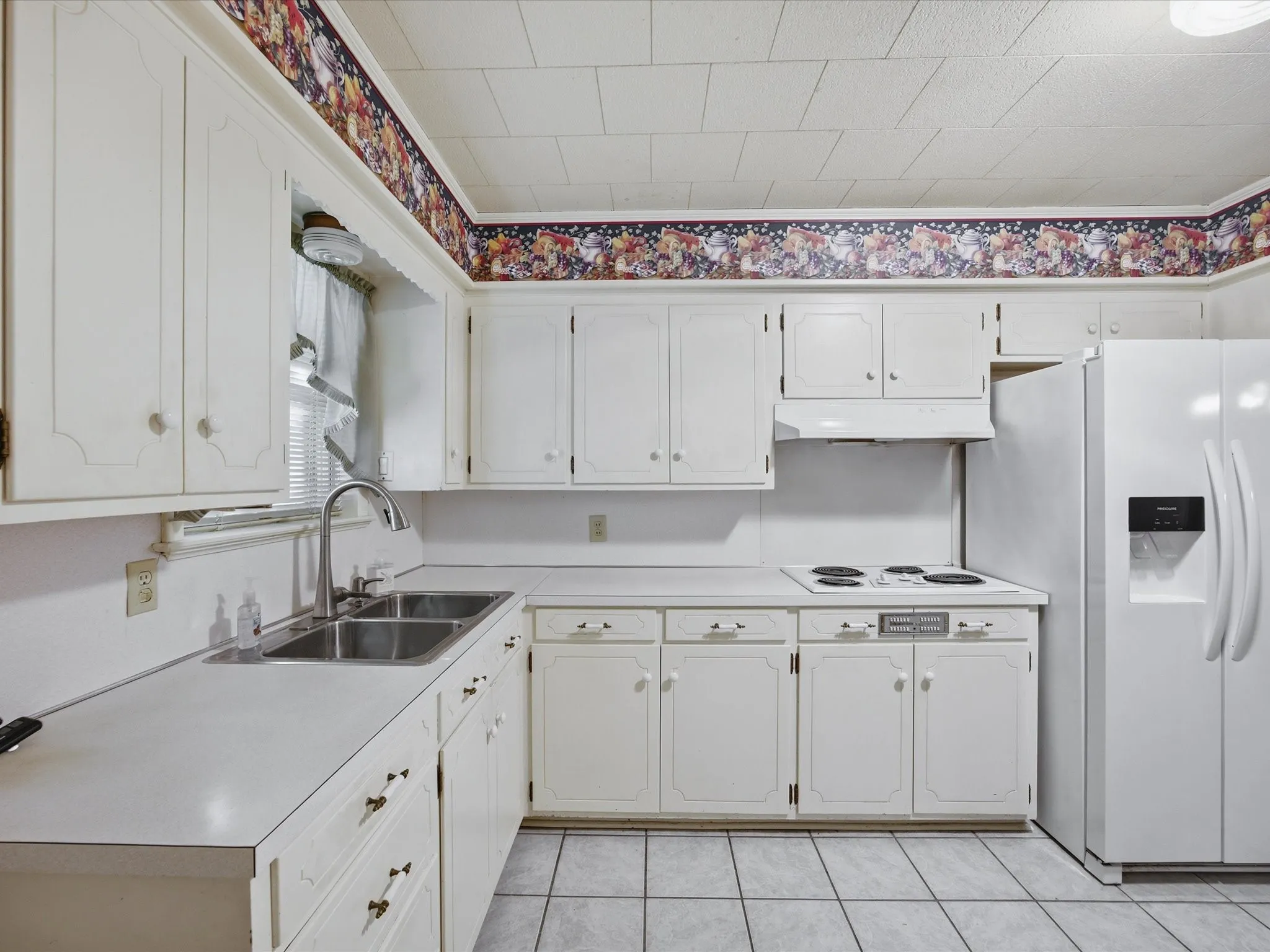 Single Family Residence For Sale in Ellis County , 1313 Crestridge Street, Ennis, Texas 75119, 3 Bedroom, 2 Bathroom, 2 Garage spaces, 1,213 Sqft, built in 1965, mls#21329736, Real Estate Agent in Ennis, Homes For Sale in Ellis county, Homes For Sale in Ennis, Realtor in Ennis Texas, Real Estate Brokerage Independent Realty Texas, Luminita Cordes Realtor