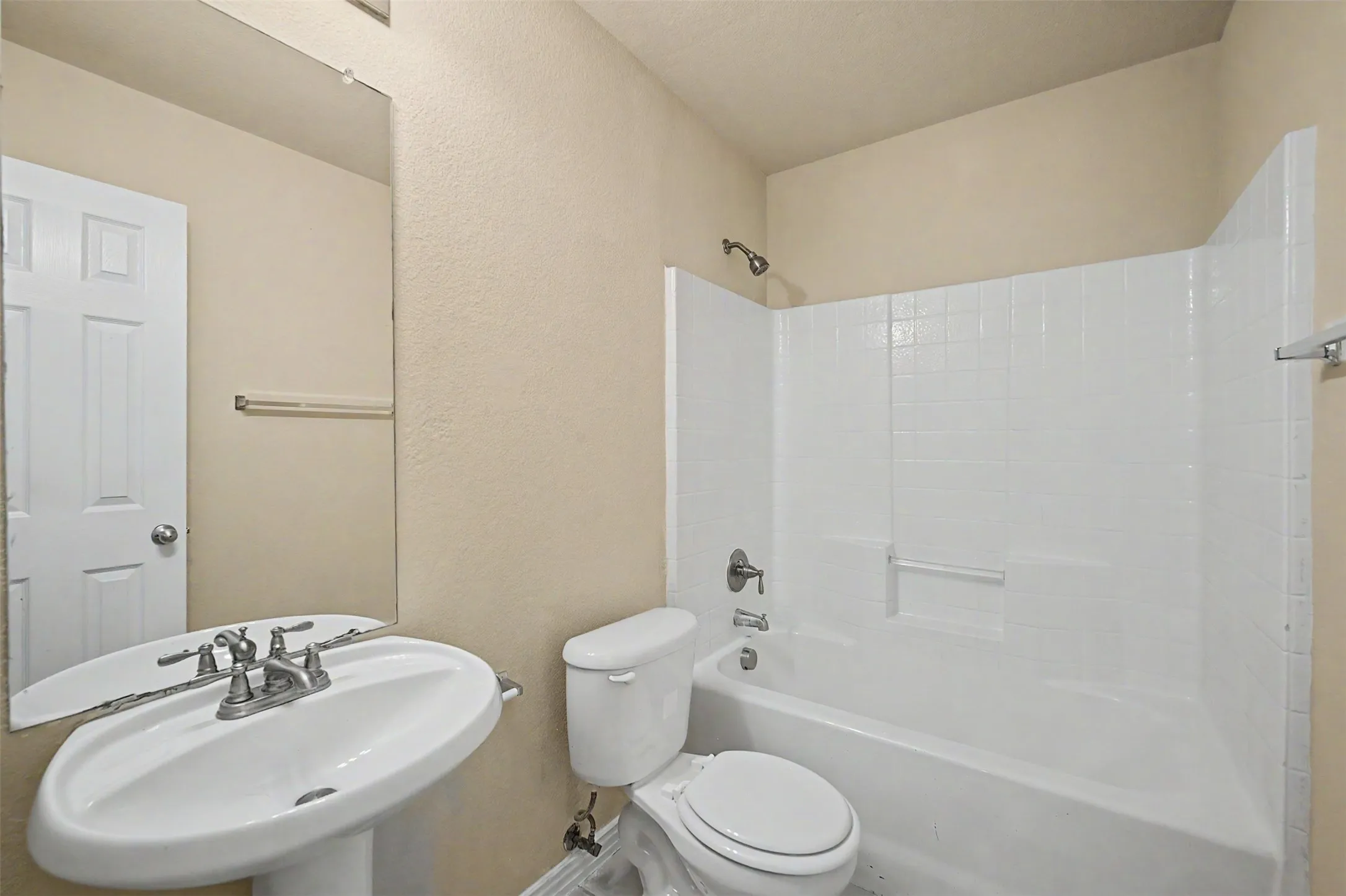 Duplex For Sale in Tarrant County , 3124 Cherry Lane, Fort Worth, Texas 76116, 6 Bedroom, 4 Bathroom, 2 Garage spaces, 0 Sqft, built in 2007, mls#21329758, Real Estate Agent in Fort Worth, Homes For Sale in Tarrant county, Homes For Sale in Fort Worth, Realtor in Fort Worth Texas, Real Estate Brokerage Independent Realty Texas, Luminita Cordes Realtor