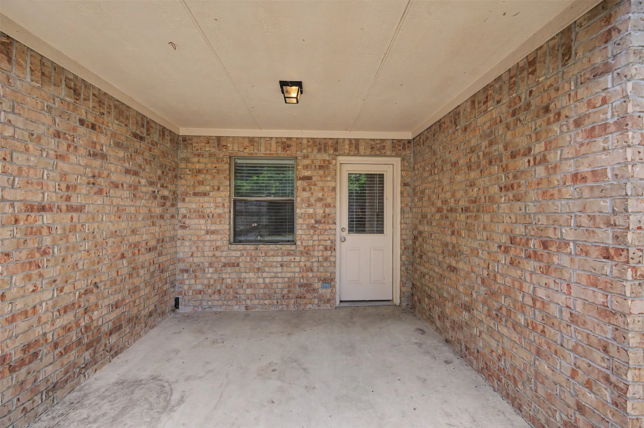 Duplex For Sale in Tarrant County , 3124 Cherry Lane, Fort Worth, Texas 76116, 6 Bedroom, 4 Bathroom, 2 Garage spaces, 0 Sqft, built in 2007, mls#21329758, Real Estate Agent in Fort Worth, Homes For Sale in Tarrant county, Homes For Sale in Fort Worth, Realtor in Fort Worth Texas, Real Estate Brokerage Independent Realty Texas, Luminita Cordes Realtor