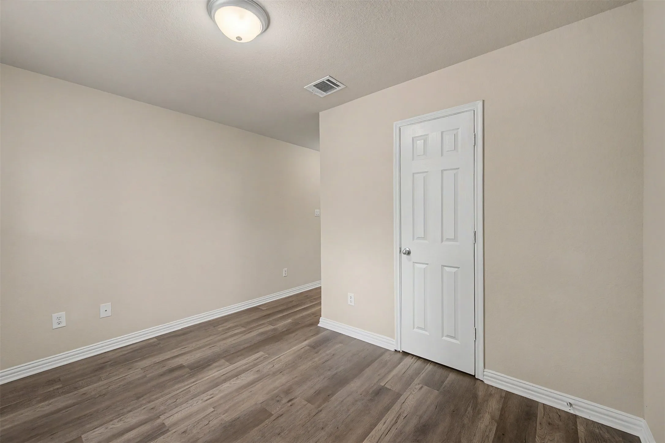 Duplex For Sale in Tarrant County , 3124 Cherry Lane, Fort Worth, Texas 76116, 6 Bedroom, 4 Bathroom, 2 Garage spaces, 0 Sqft, built in 2007, mls#21329758, Real Estate Agent in Fort Worth, Homes For Sale in Tarrant county, Homes For Sale in Fort Worth, Realtor in Fort Worth Texas, Real Estate Brokerage Independent Realty Texas, Luminita Cordes Realtor