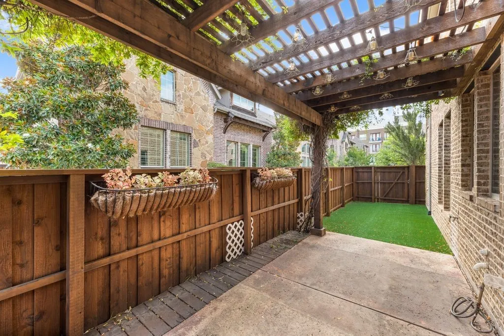 Single Family Residence For Rent in Dallas County , 2518 Bill Moses Parkway, Farmers Branch, Texas 75234, 3 Bedroom, 3 Bathroom, 2 Garage spaces, 2,440 Sqft, built in 2013, mls#21329885, Real Estate Agent in Farmers Branch, Homes For Rent in Dallas county, Homes For Rent in Farmers Branch, Realtor in Farmers Branch Texas, Real Estate Brokerage Independent Realty Texas, Luminita Cordes Realtor