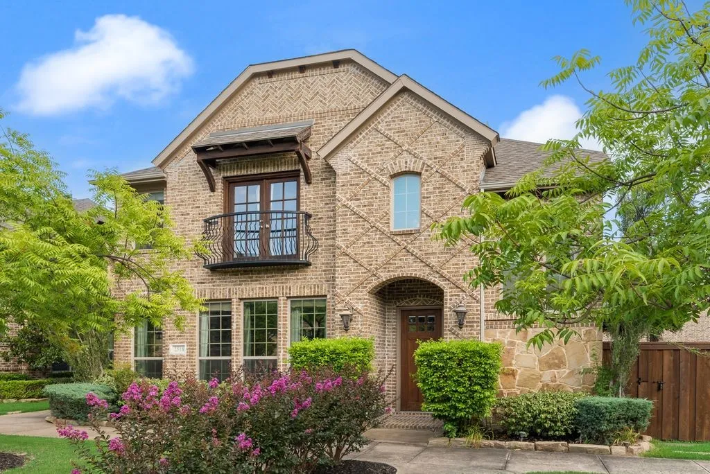 Single Family Residence For Rent in Dallas County , 2518 Bill Moses Parkway, Farmers Branch, Texas 75234, 3 Bedroom, 3 Bathroom, 2 Garage spaces, 2,440 Sqft, built in 2013, mls#21329885, Real Estate Agent in Farmers Branch, Homes For Rent in Dallas county, Homes For Rent in Farmers Branch, Realtor in Farmers Branch Texas, Real Estate Brokerage Independent Realty Texas, Luminita Cordes Realtor
