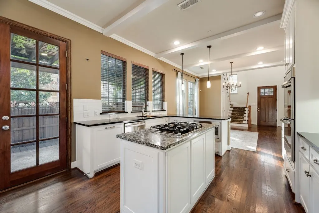 Single Family Residence For Rent in Dallas County , 2518 Bill Moses Parkway, Farmers Branch, Texas 75234, 3 Bedroom, 3 Bathroom, 2 Garage spaces, 2,440 Sqft, built in 2013, mls#21329885, Real Estate Agent in Farmers Branch, Homes For Rent in Dallas county, Homes For Rent in Farmers Branch, Realtor in Farmers Branch Texas, Real Estate Brokerage Independent Realty Texas, Luminita Cordes Realtor